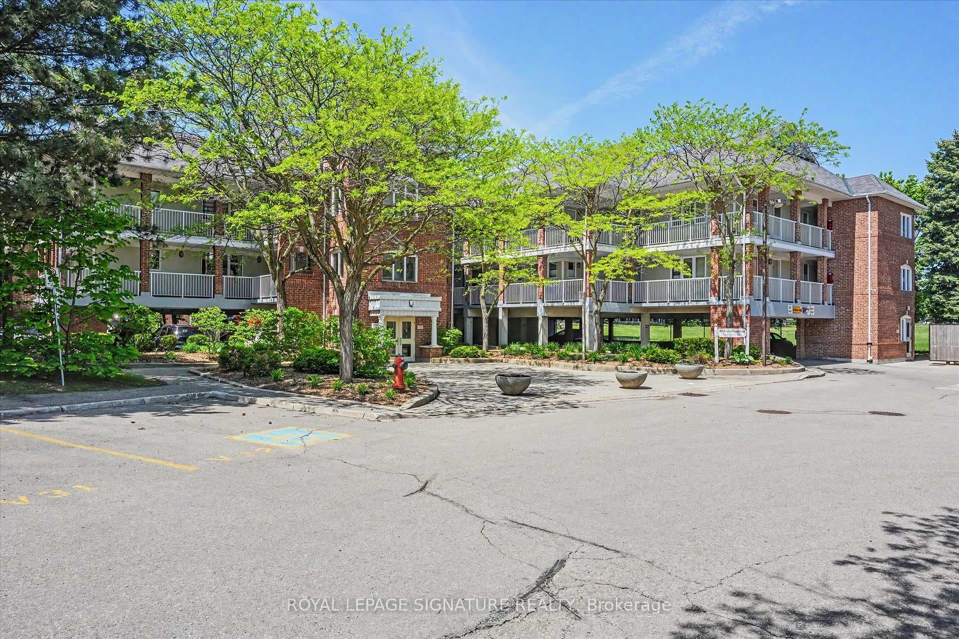 101 Bristol Road Unit 221, Mississauga, ON L4Z 3P4 - Photo 1
