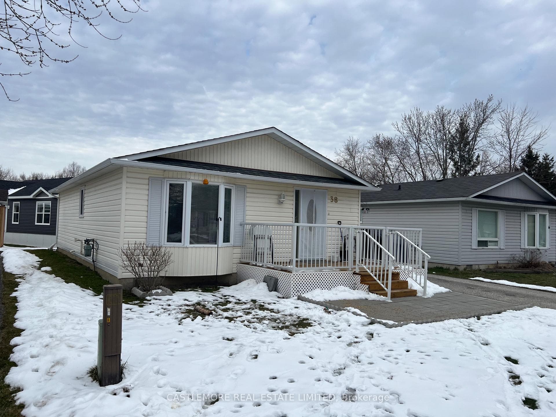 38 royal oak Drive, Innisfil, ON L0L 1L0 - Photo 1