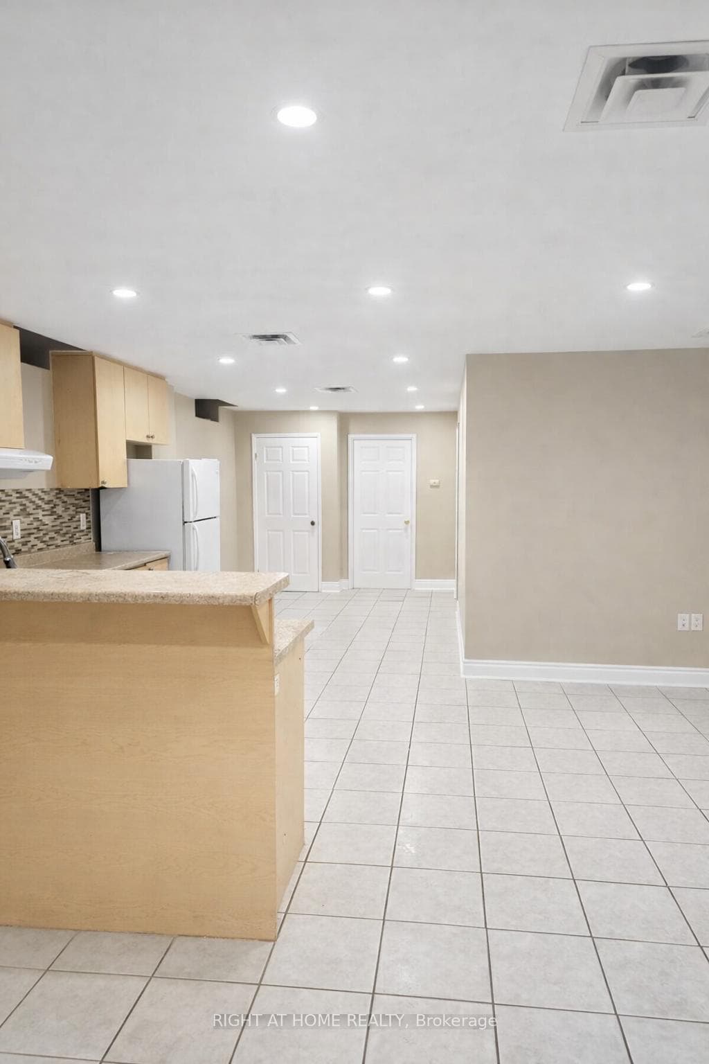 621 Dixon Road Unit Basement, Etobicoke (West Mall / Rexdale), ON M9W 1H7 - Photo 1