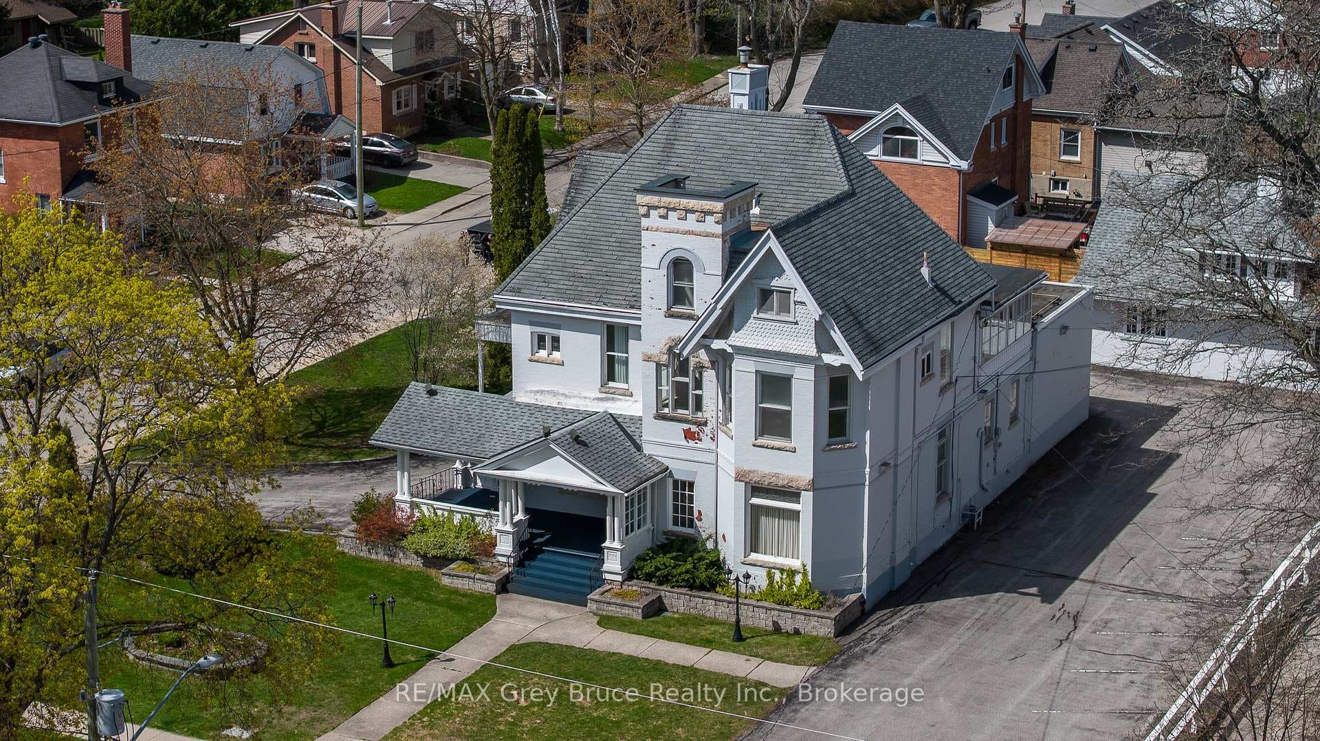 1178 4th Avenue, Owen Sound, ON N4K 4W5 - Photo 1