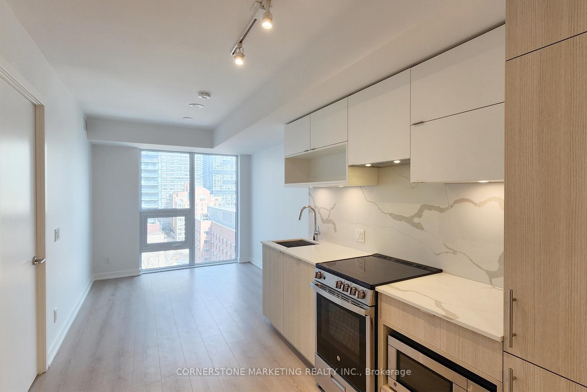100 Queen Street Unit 1101, Toronto C08