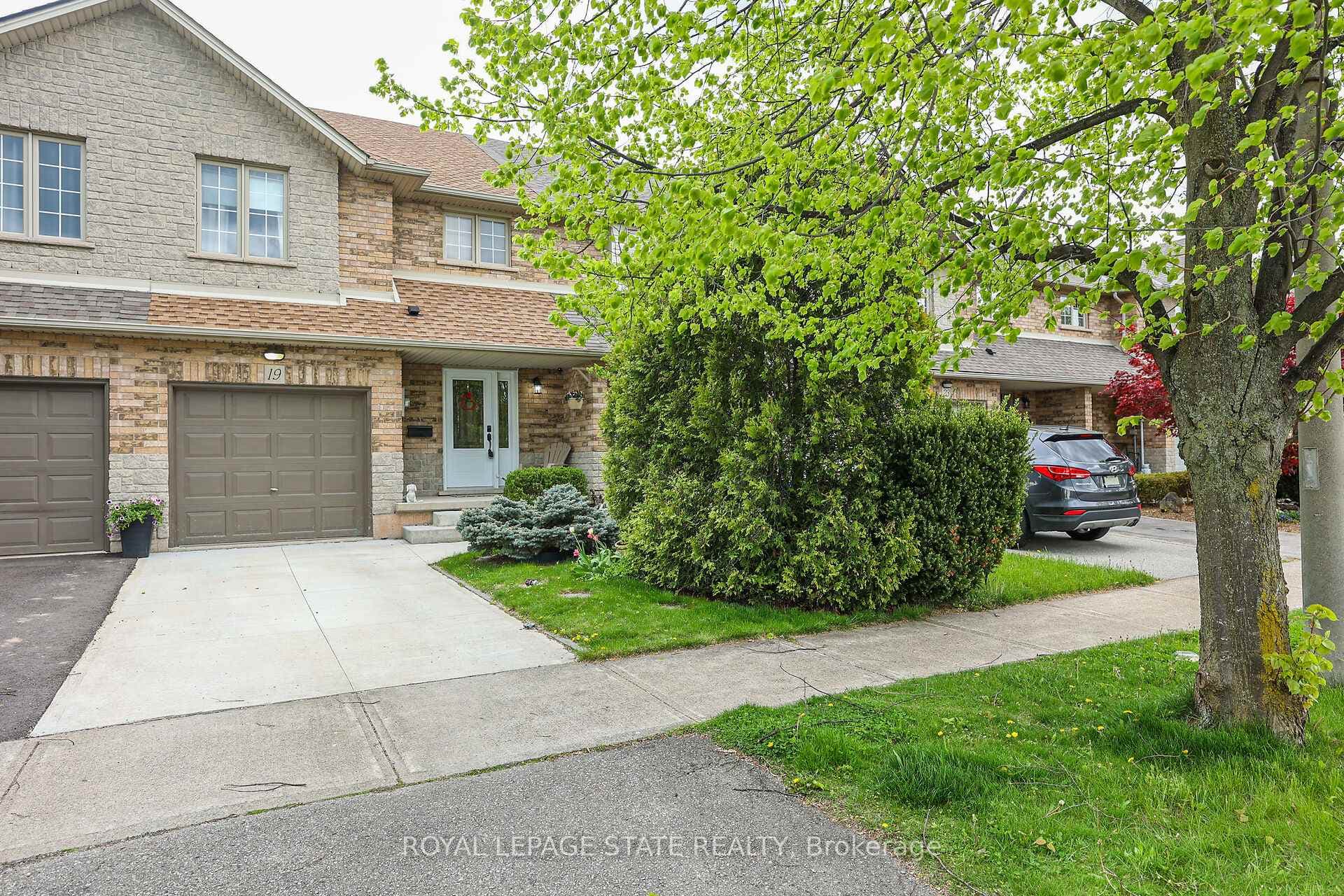 19 Beech Street, Grimsby, ON L3M 5L9 - Photo 1