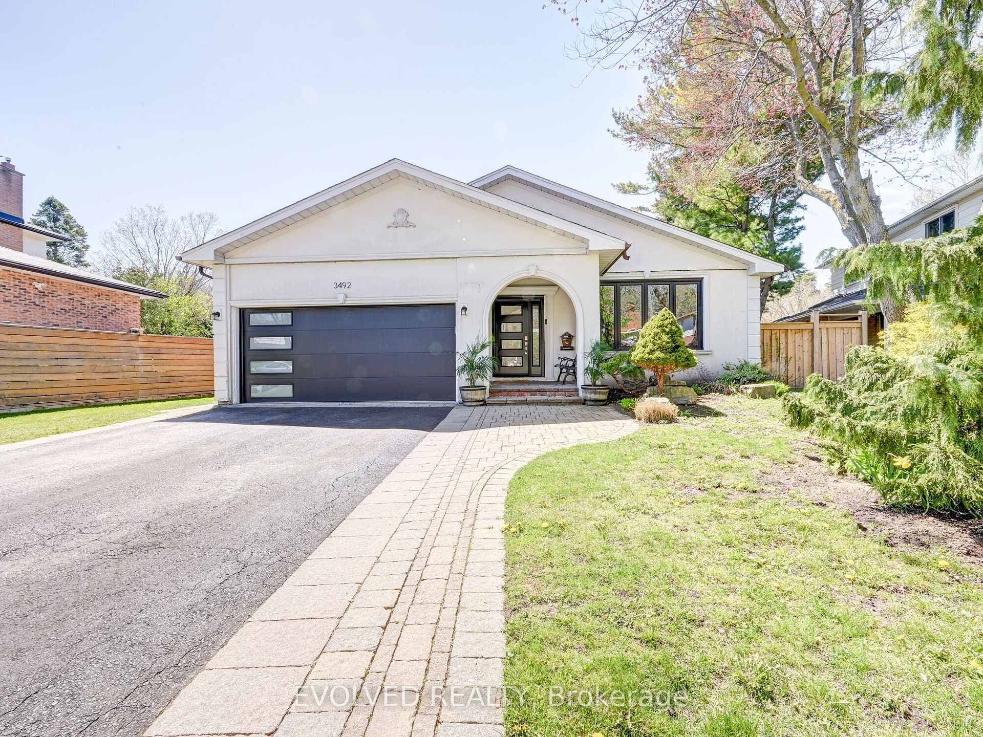 3492 Gallager Drive, Mississauga, ON L5C 2N4 - Photo 1