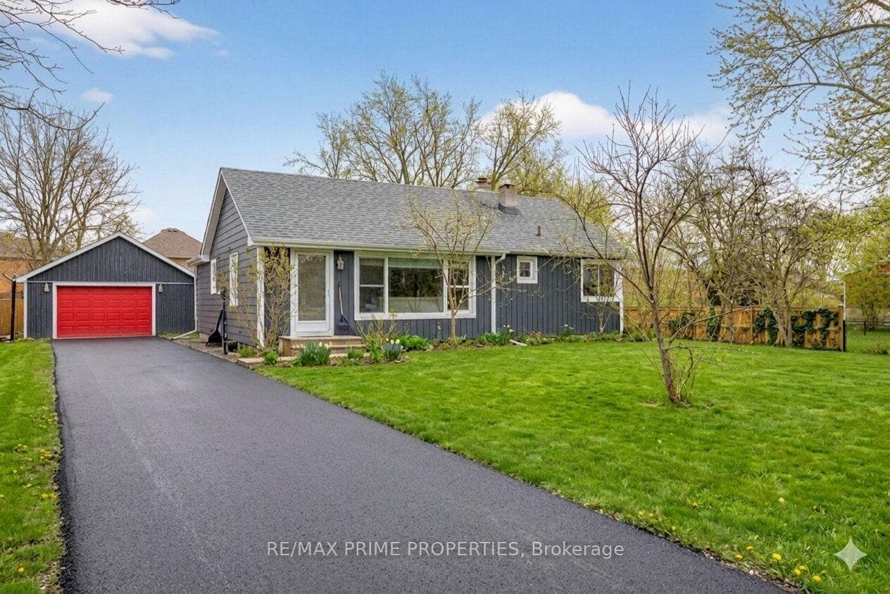 18979 Centre Street, East Gwillimbury, ON L0G 1M0 - Photo 1