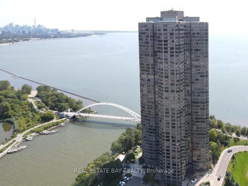 1 Palace Pier Court Unit 3309, Liberty Village / Parkdale / South Parkdale, ON M8V 3W9 - Photo 1
