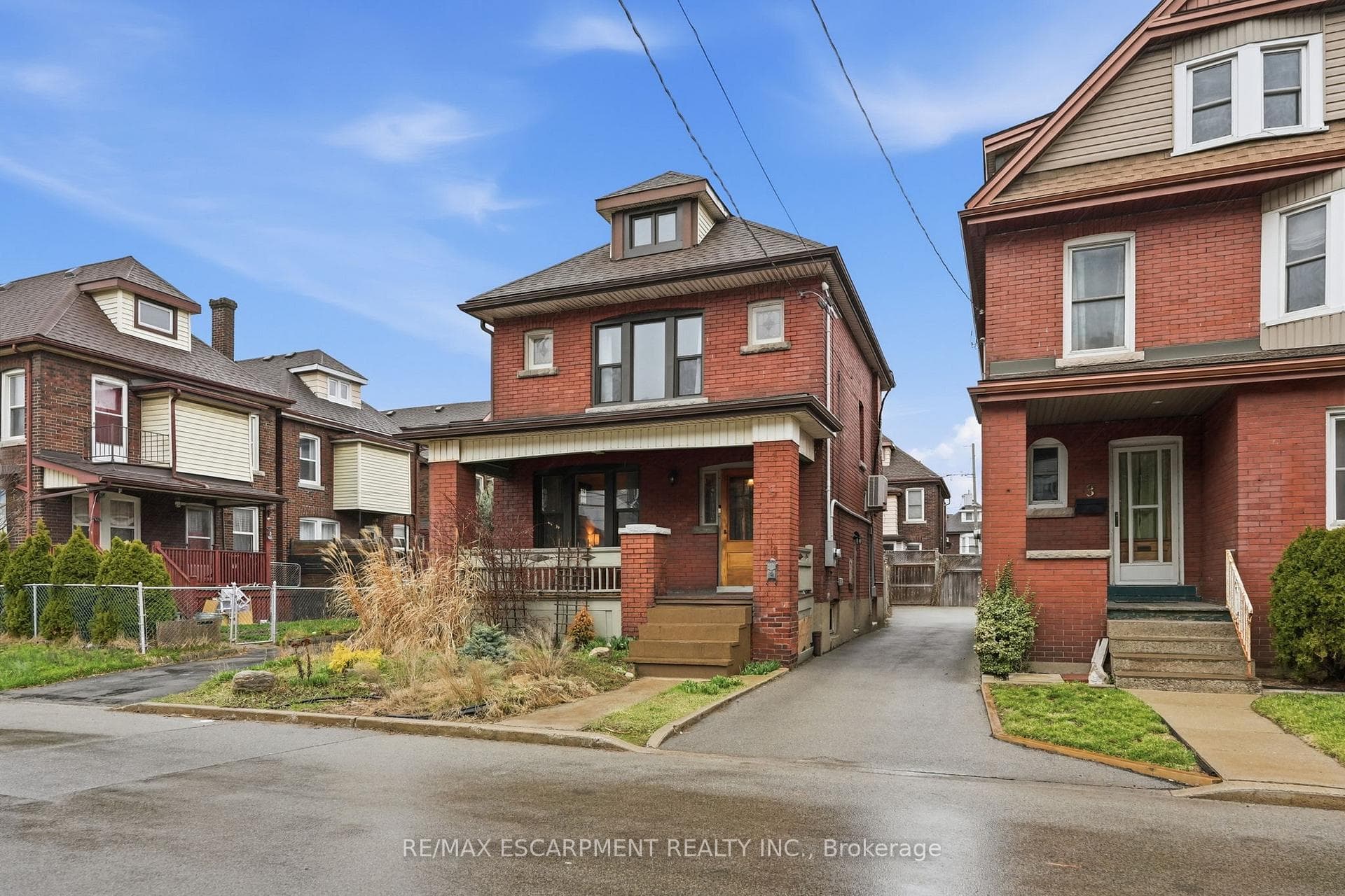 1 Rutherford Avenue, Hamilton, ON L8M 1Y3 - Photo 1