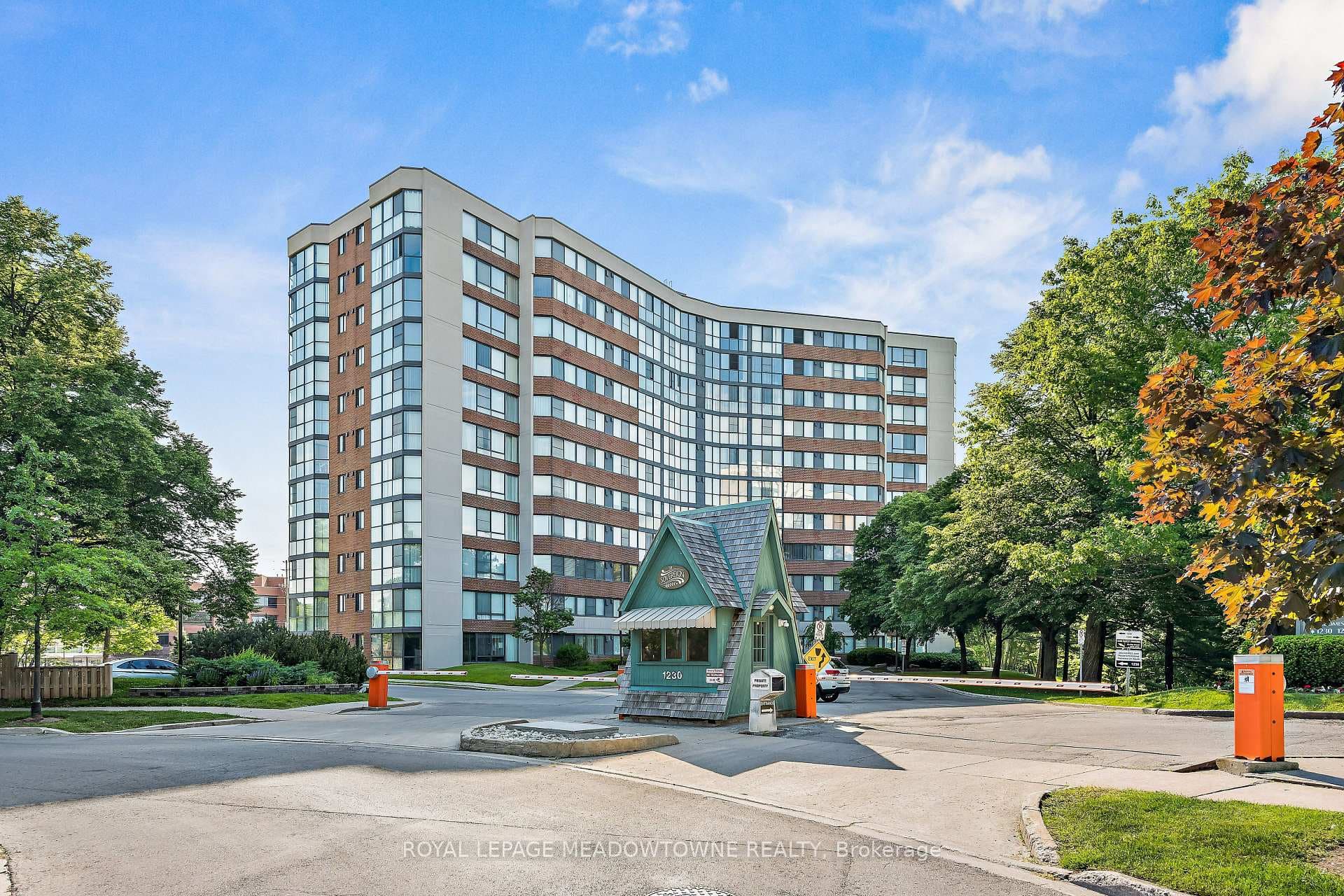 1230 Marlborough Court Unit 506, Oakville, ON L6H 3K6 - Photo 1