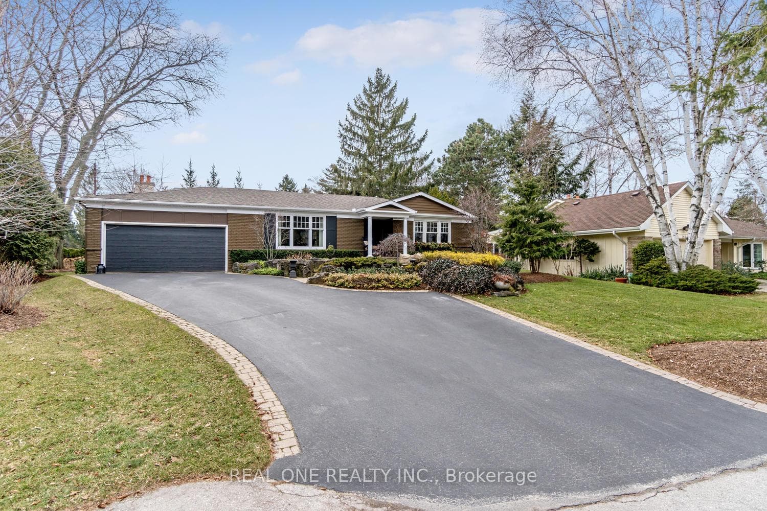 140 Birett Drive, Burlington