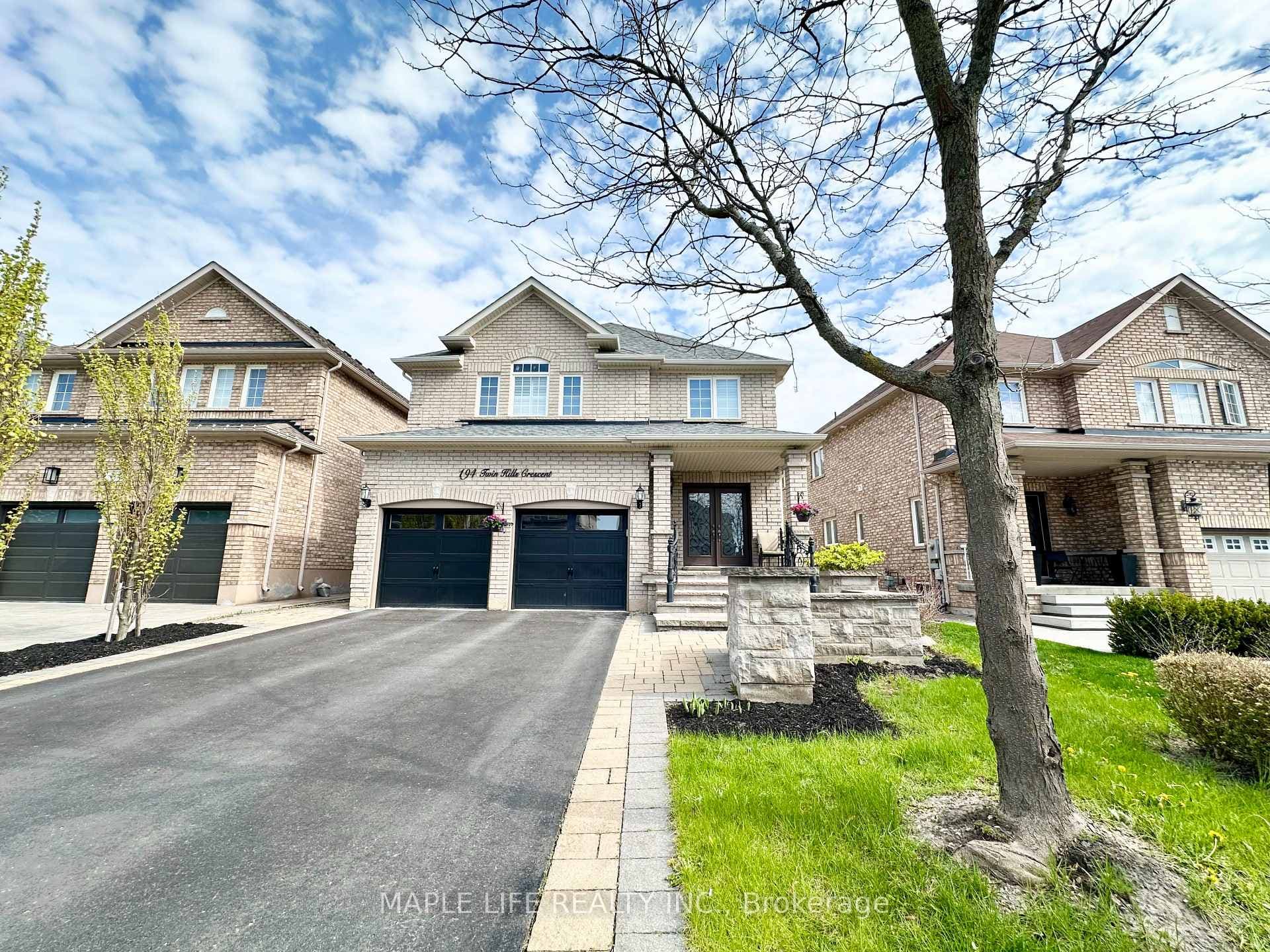194 Twin Hills Crescent, Vaughan