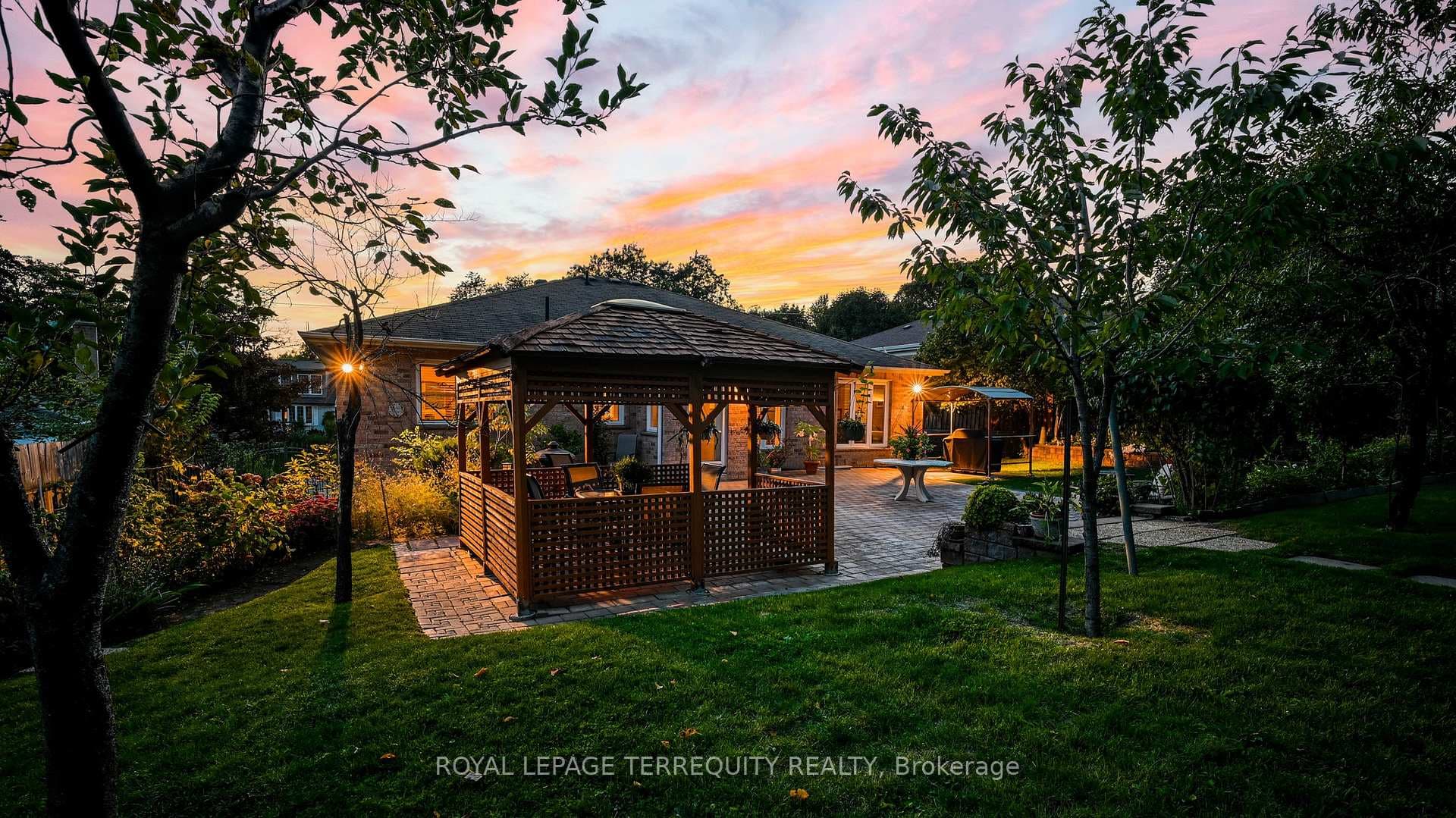 134 Hadrian Drive, Etobicoke (West Mall / Rexdale), ON M9W 1V4 - Photo 1