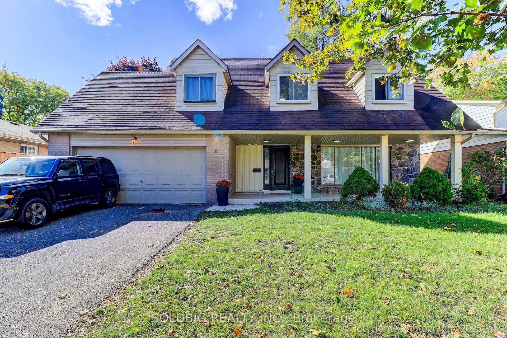 8 Haslemere Avenue, Brampton, ON L6W 2X4 - Photo 1