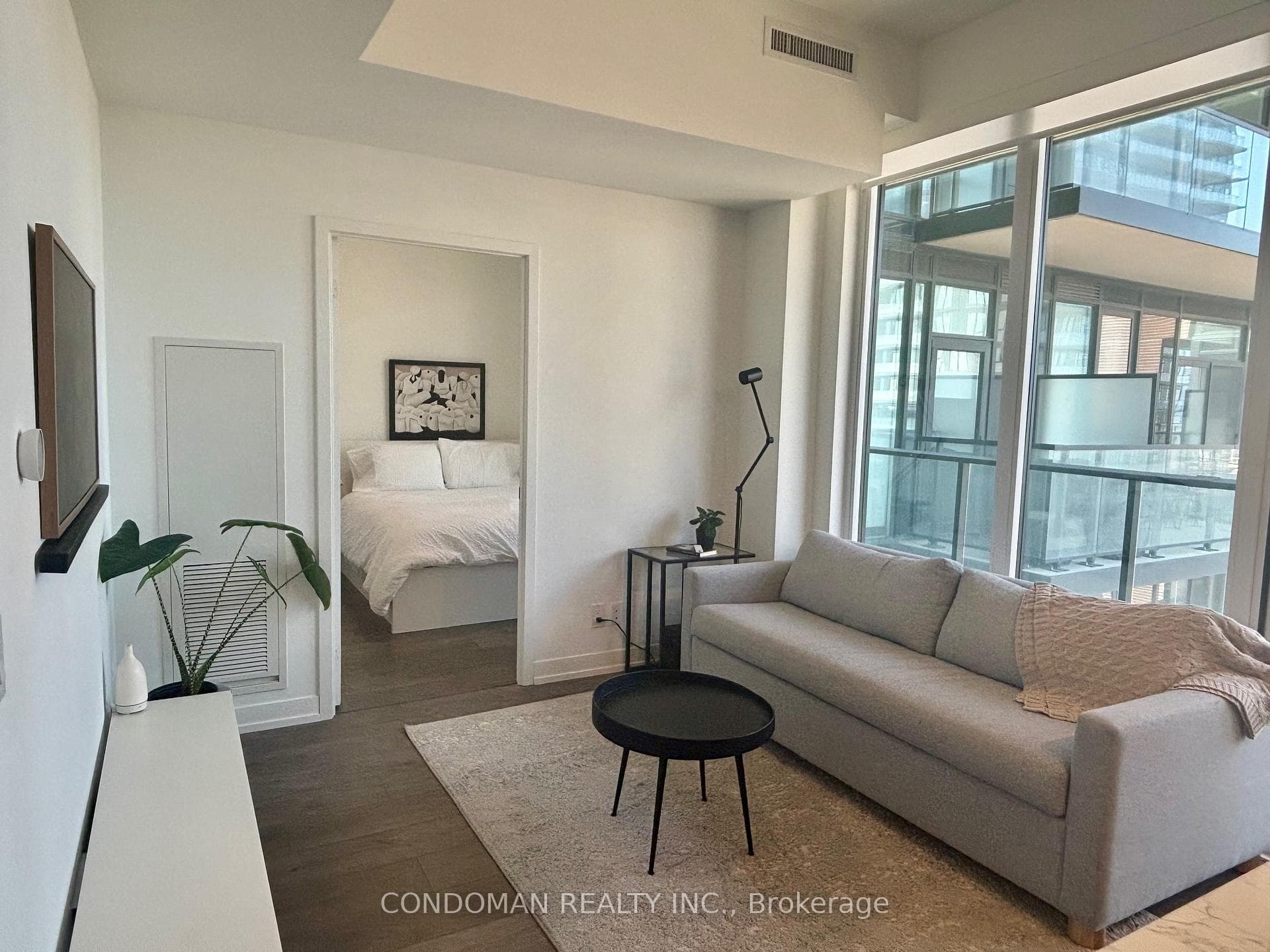 270 Dufferin Street Unit 902, High Park / Junction / Roncesvalles, ON M6K 0H8 - Photo 1