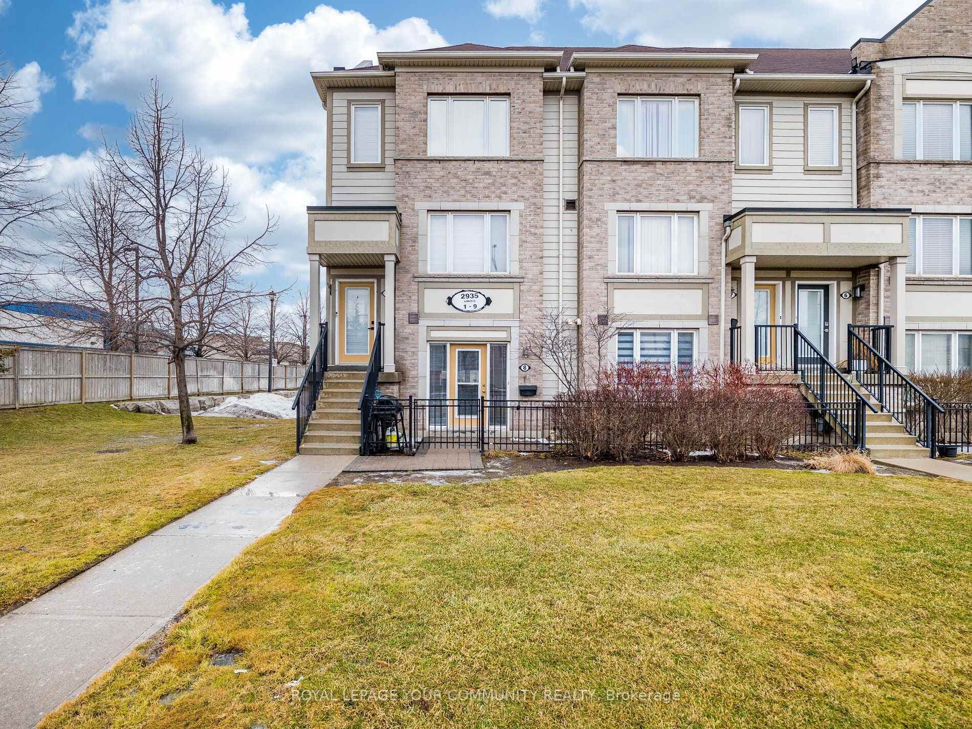 2935 Hazelton Place Unit 8, Mississauga, ON L5M 0S3 - Photo 1
