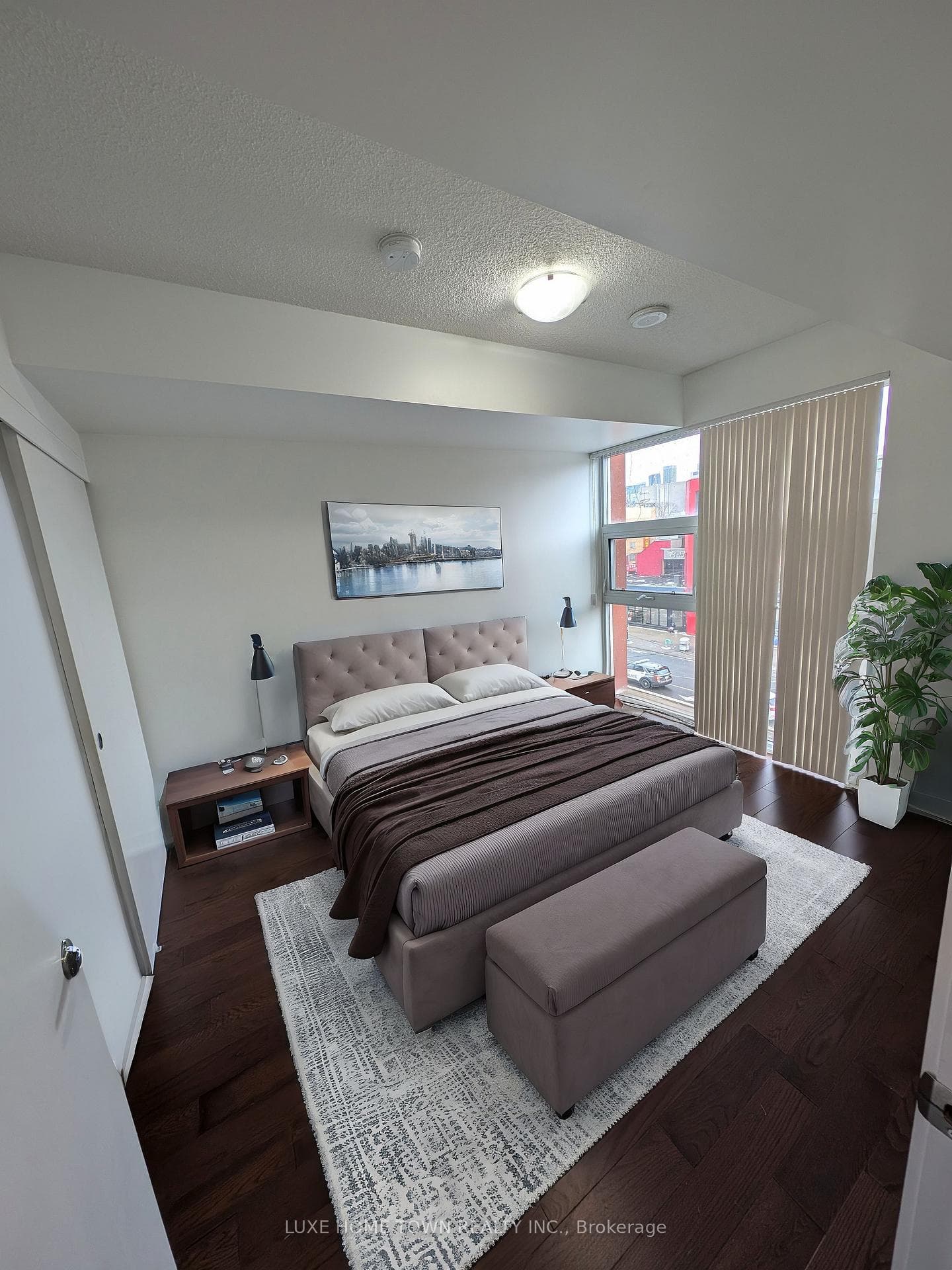 10 Willison Square Unit 512, Downtown Toronto / Waterfront, ON M5T 0A8 - Photo 1