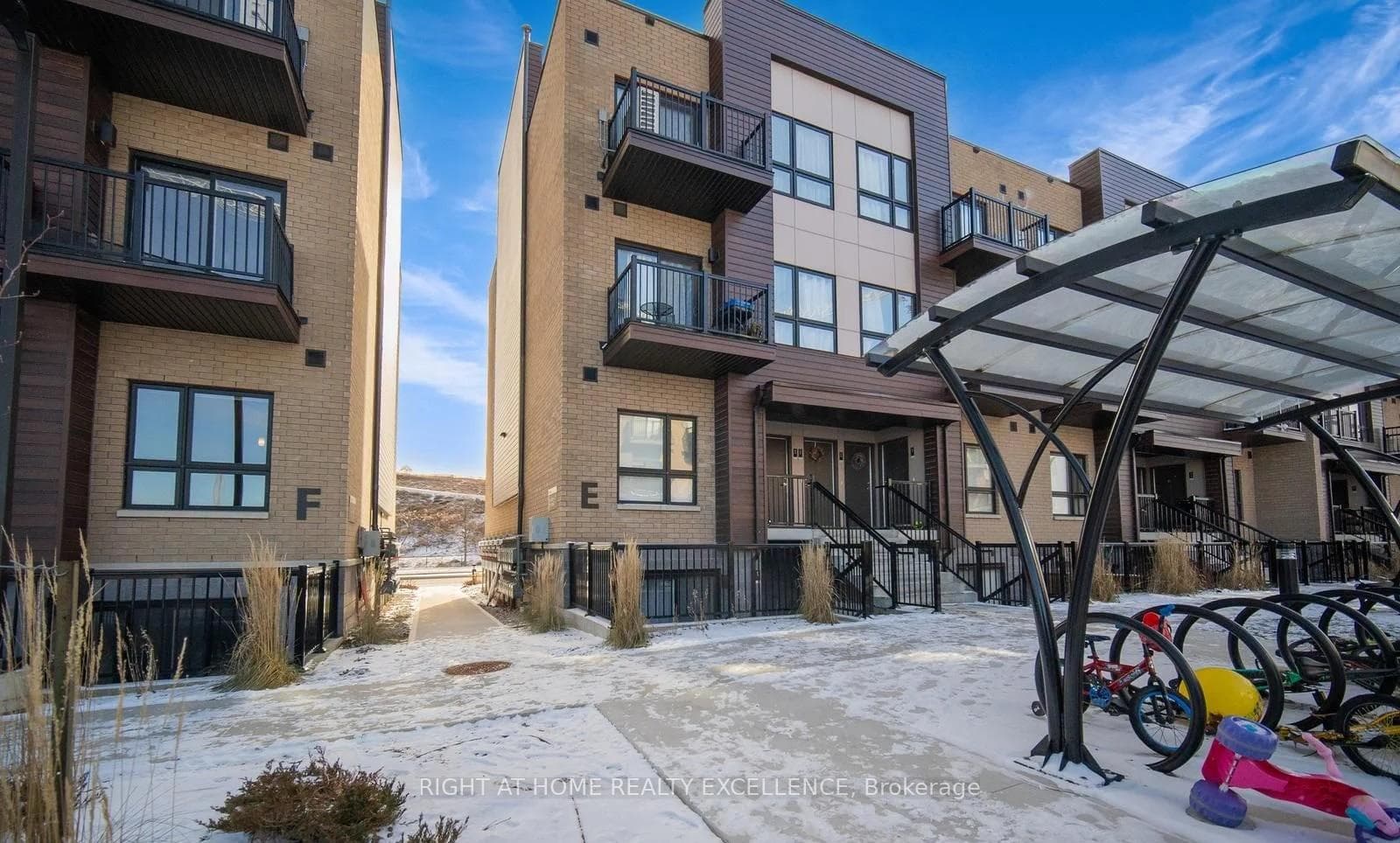 20 Palace Street Unit F16, Kitchener, ON N2E 0J3 - Photo 1