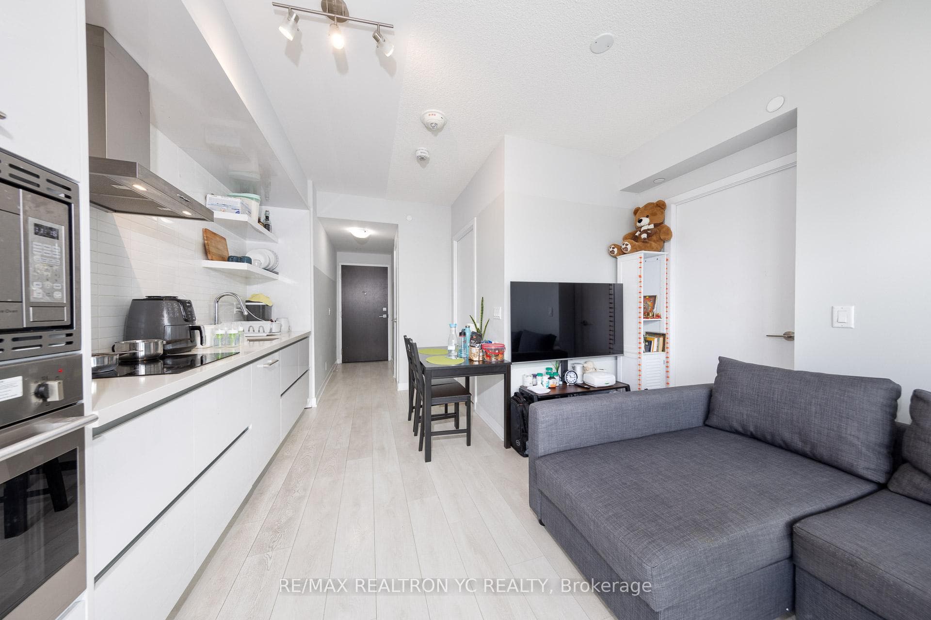2221 Yonge Street Unit 4806, Toronto C10