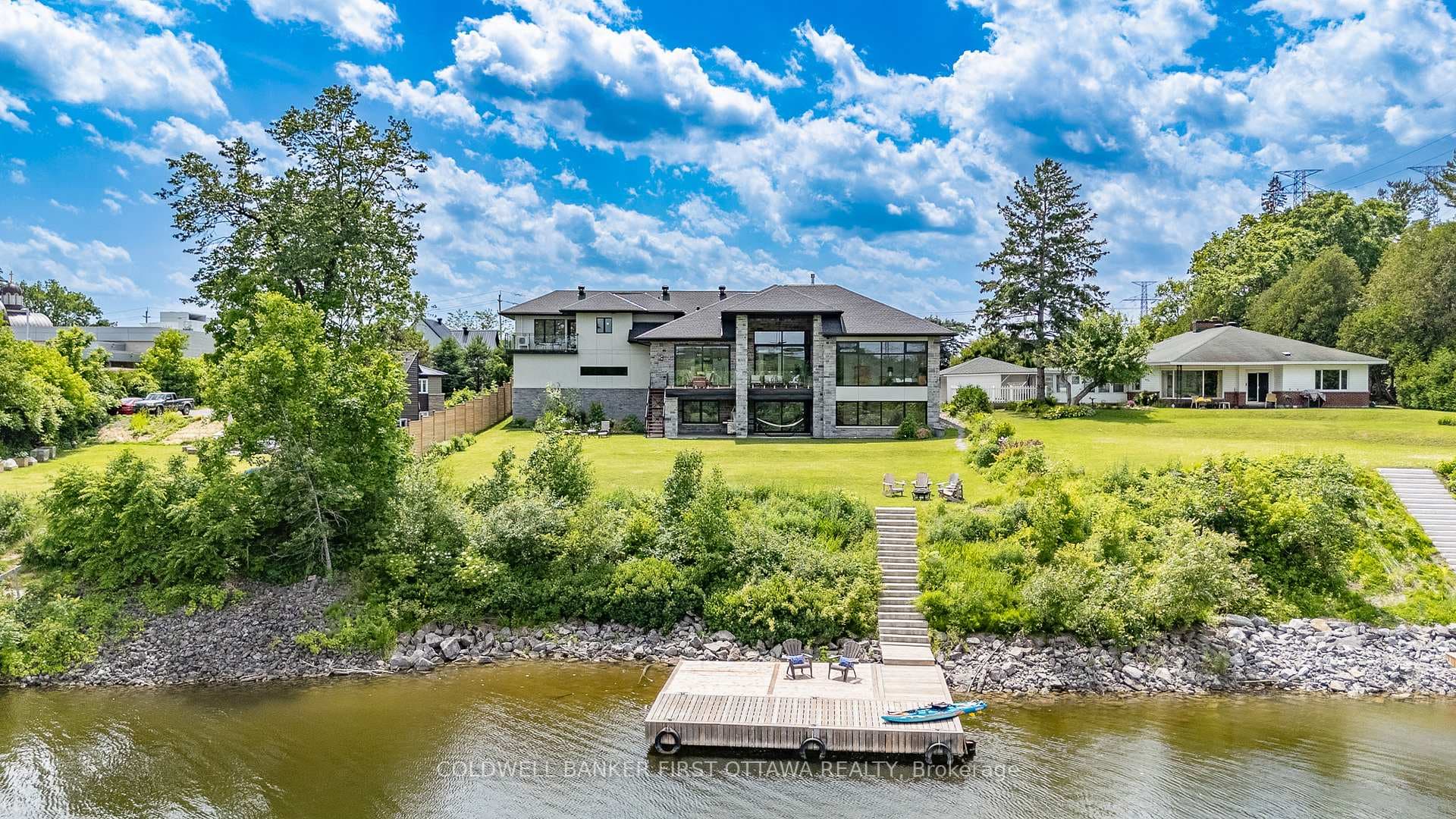 1981 PRINCE OF WALES Drive, Cityview - Parkwoods Hills - Rideau Shore, ON K2C 3J7 - Photo 1