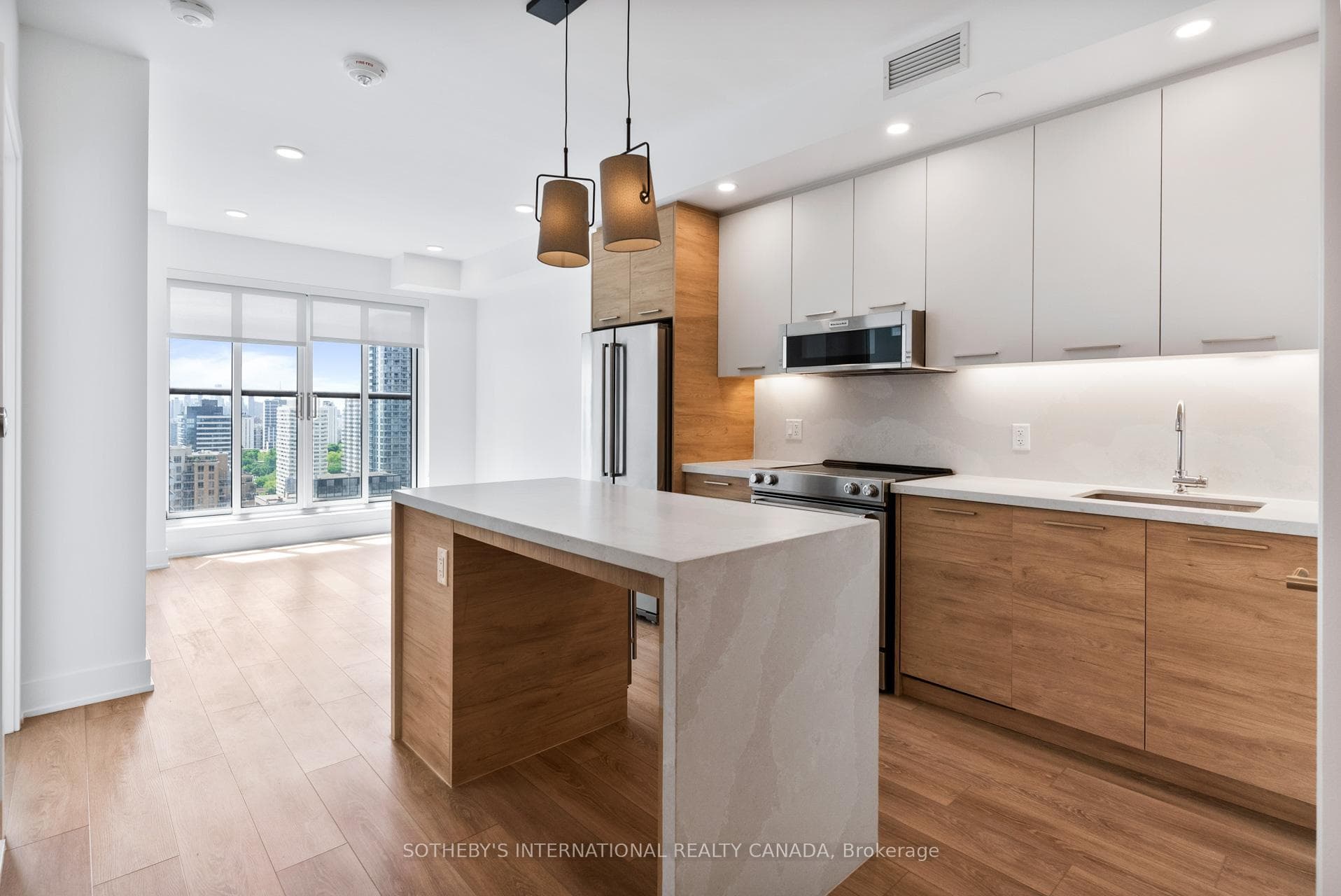 200 Redpath Avenue Unit 2410, Leaside / Davisville, ON M4P 0E6 - Photo 1