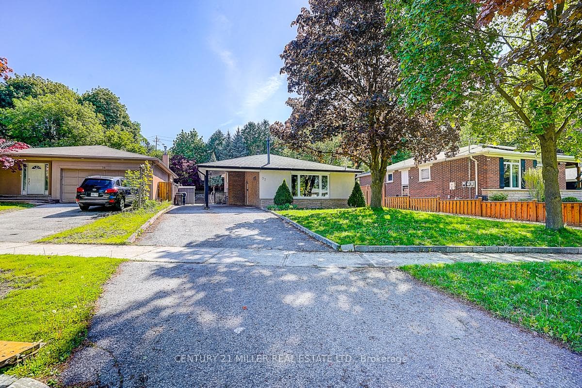 37 DALLINGTON Drive, Hillcrest Village / Bayview Village, ON M2J 2G4 - Photo 1