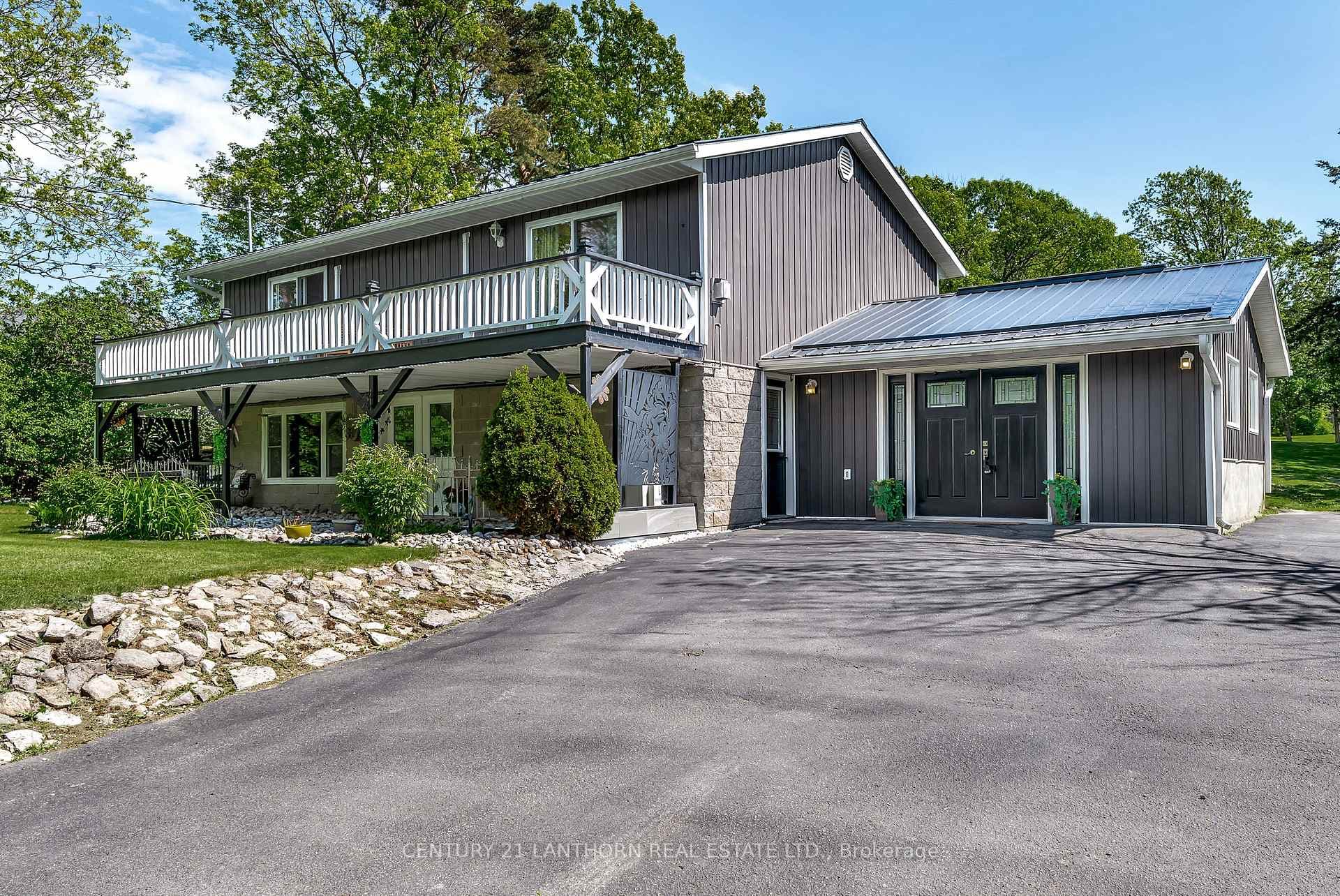 11807 LOYALIST Parkway, Prince Edward County