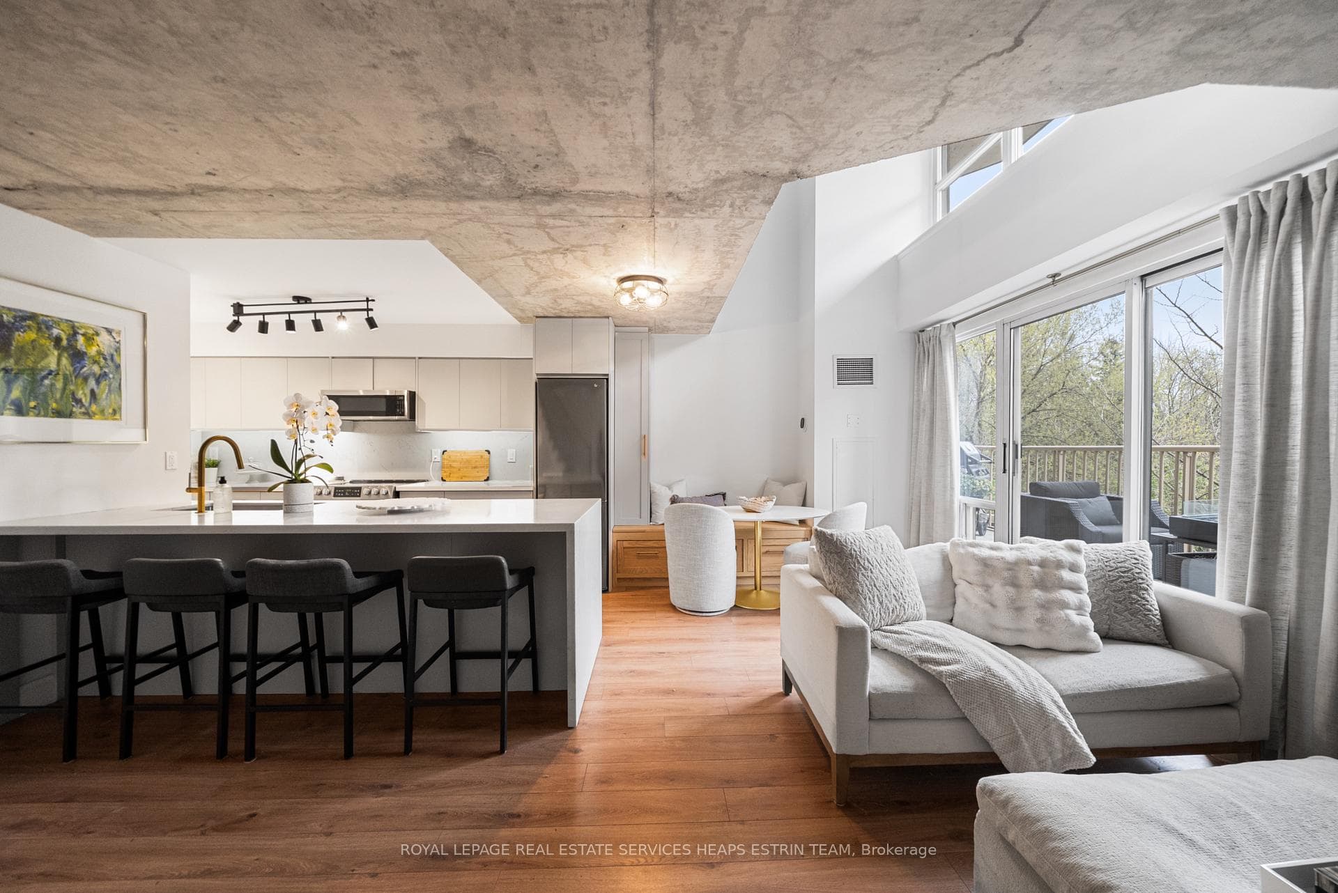 119 Merton Street Unit 216, Leaside / Davisville, ON M4S 3G5 - Photo 1