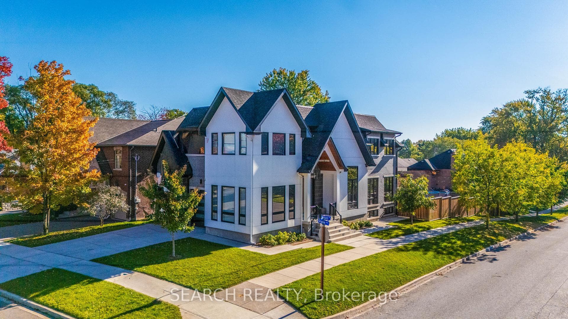 1297 Canterbury Road, Mississauga, ON L5G 4A8 - Photo 1