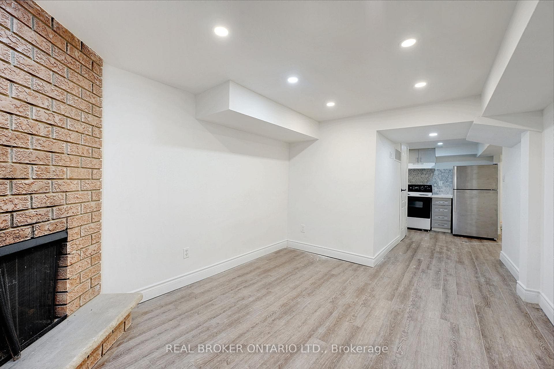 1098 Sawgrass Crescent Unit Bsmt, Mississauga, ON L5C 3V4 - Photo 1