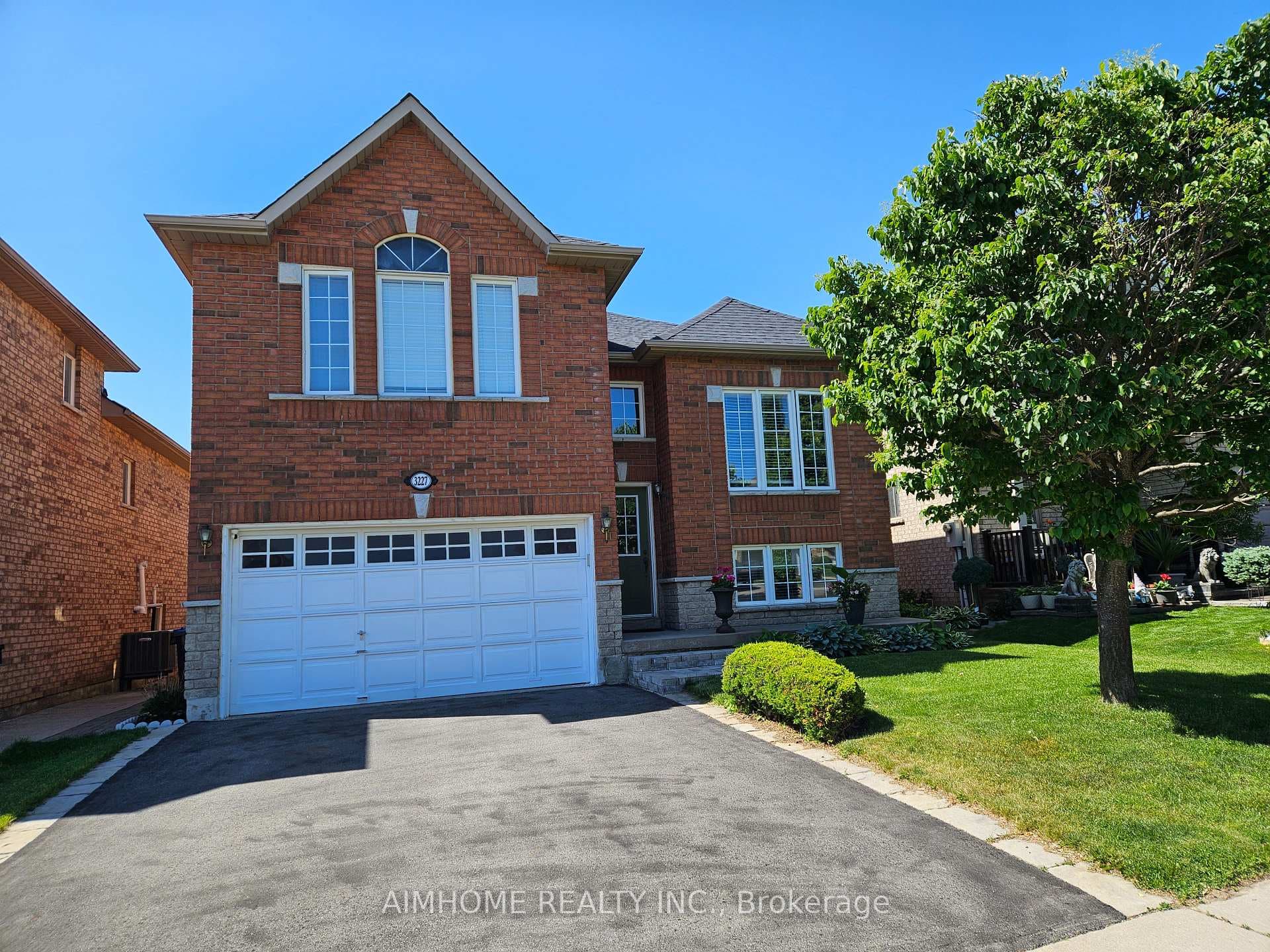 3227 Scotch Pine Gate, Mississauga, ON L5N 8E6 - Photo 1