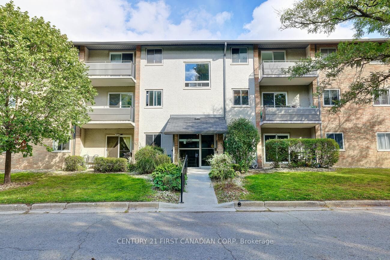 675 Wonderland Road Unit 8, London South, ON N6K 1M1 - Photo 1