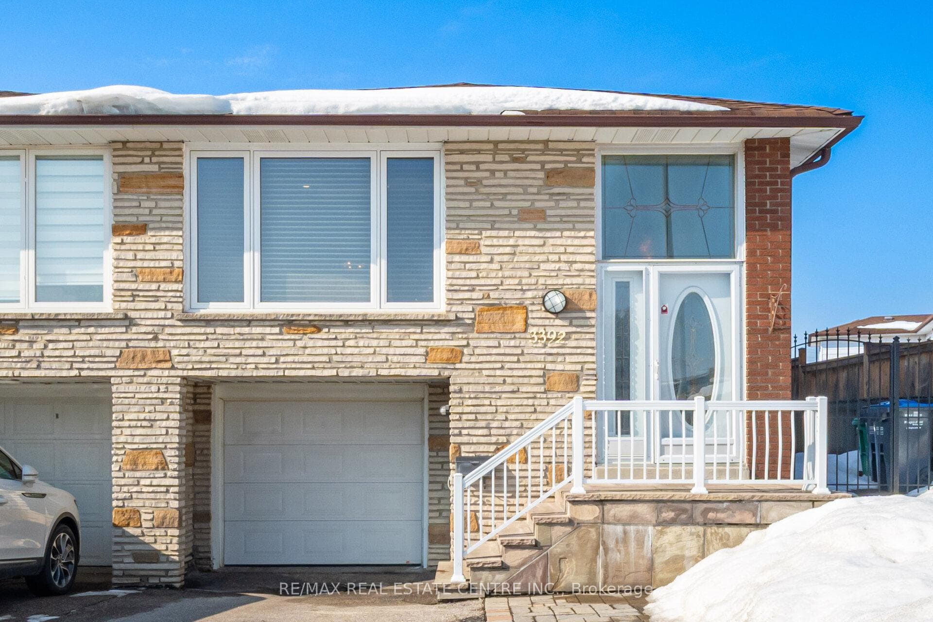 3392 Homark Drive, Mississauga, ON L4Y 2K7 - Photo 1