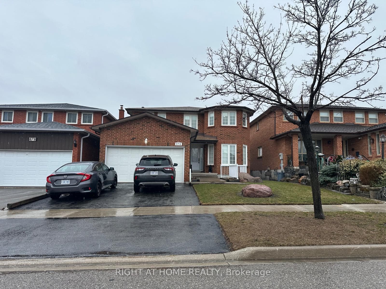 874 Wetherby Lane, Mississauga, ON L4W 4S9 - Photo 1