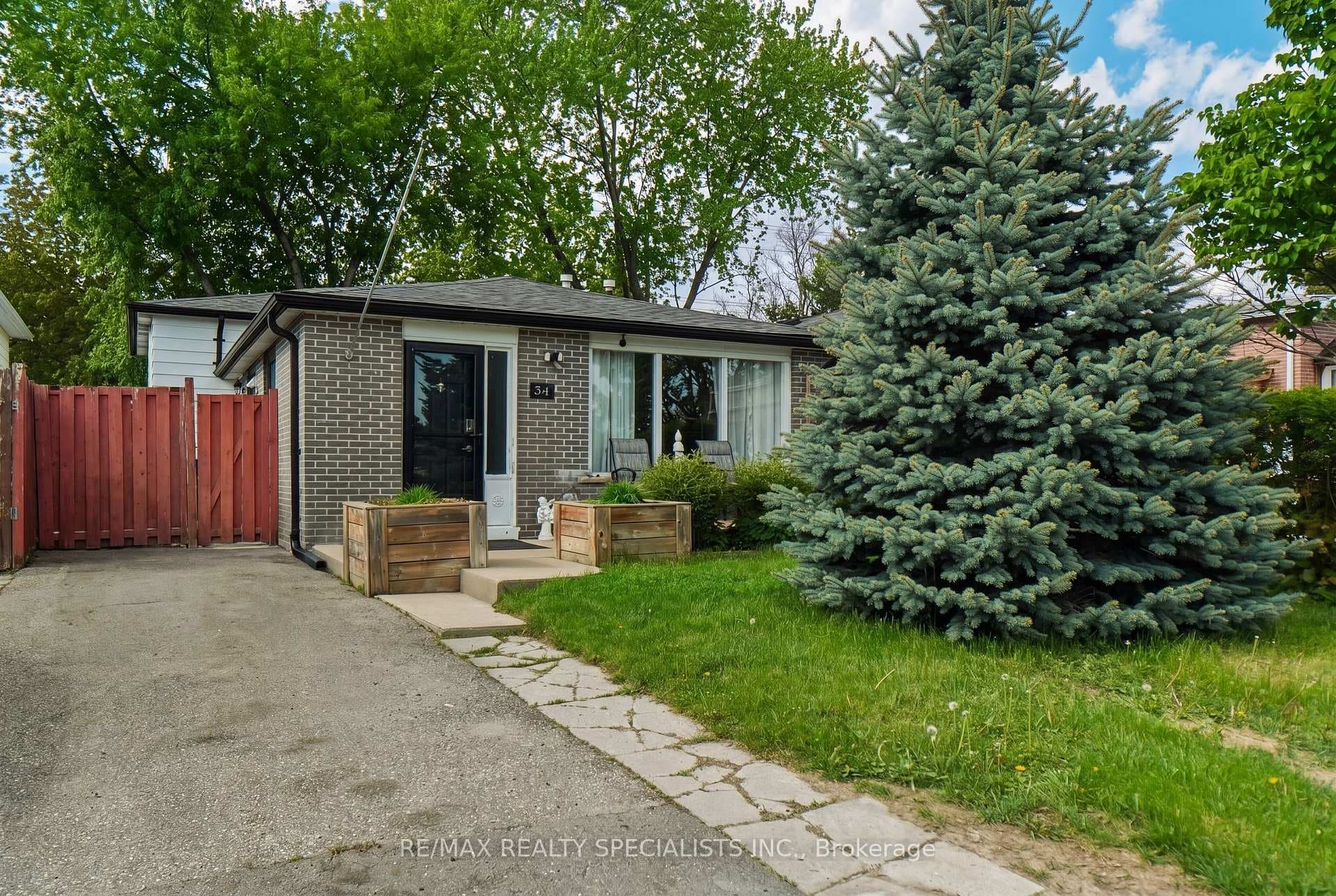 34 Alphonsus Court, New Tecumseth, ON L0G 1W0 - Photo 1