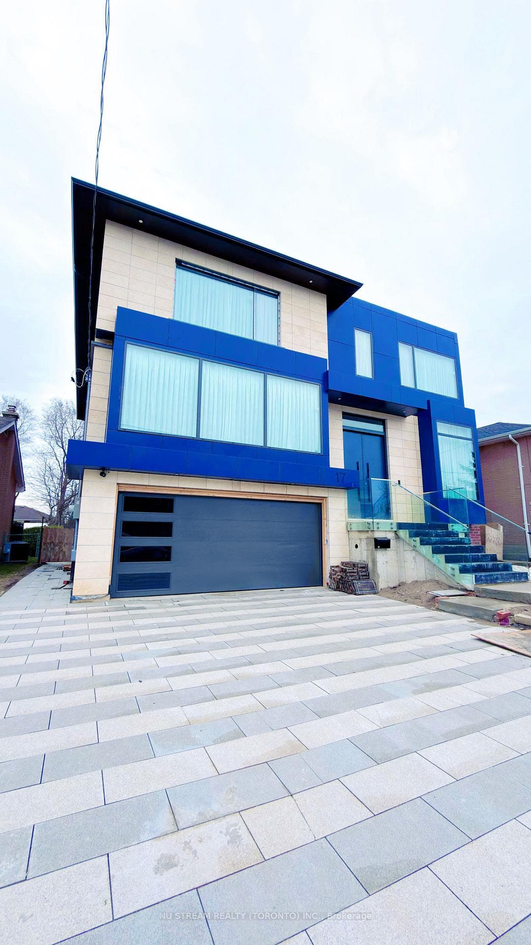 17 Cavotti Crescent, North York (Bathurst Manor / Clanton Park), ON M3H 4V2 - Photo 1