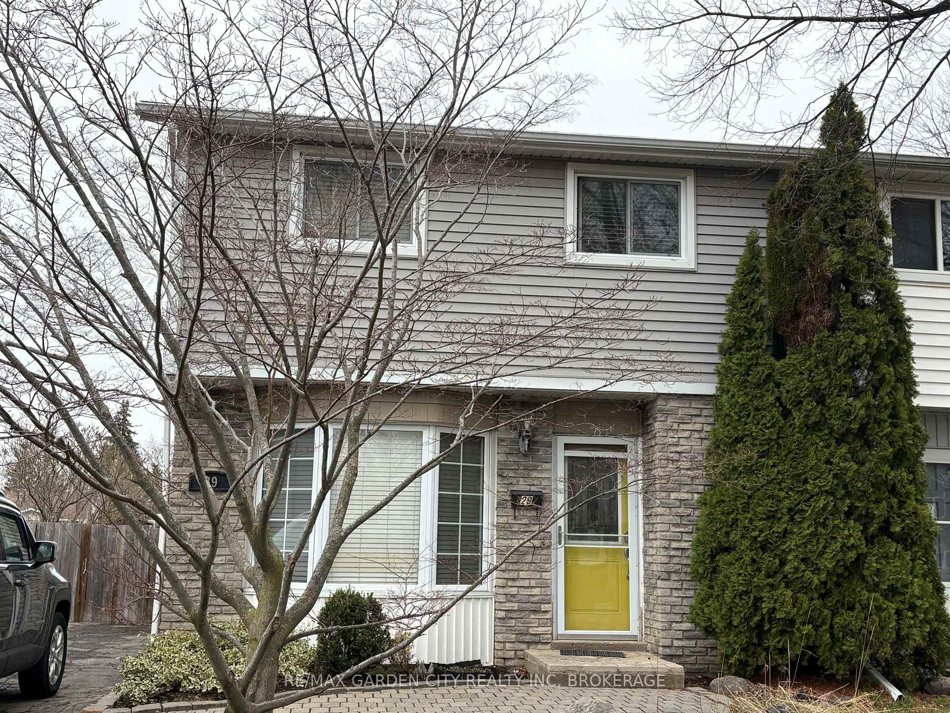 29 ST. HILDA'S Court, St. Catharines, ON L2R 7H1 - Photo 1