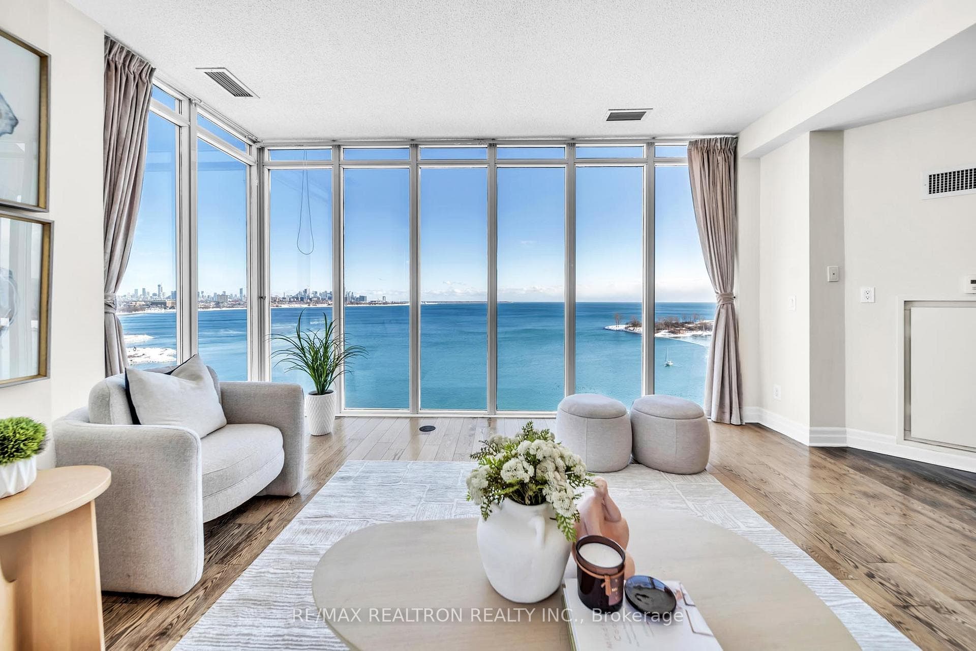 58 Marine Parade Drive Unit 1203, Liberty Village / Parkdale / South Parkdale, ON M8V 4G1 - Photo 1