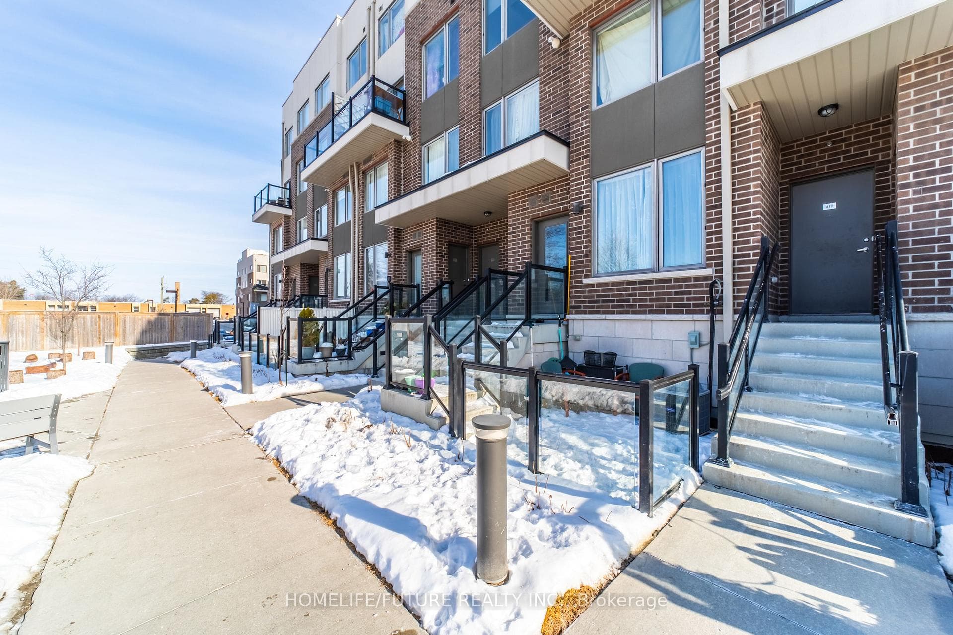 1460 Whites Road Unit 413, Pickering, ON L1V 0E8 - Photo 1