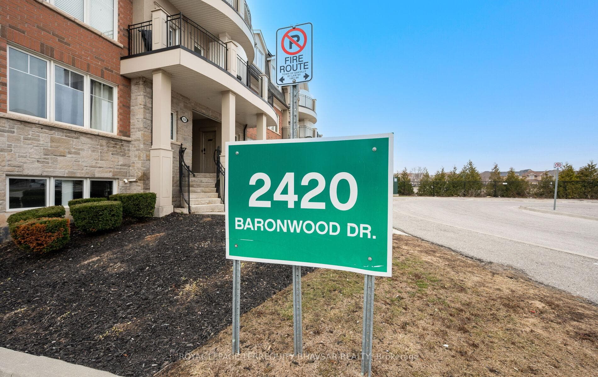 2420 Baronwood Drive Unit 11 - 02, Oakville, ON L6M 0X6 - Photo 1