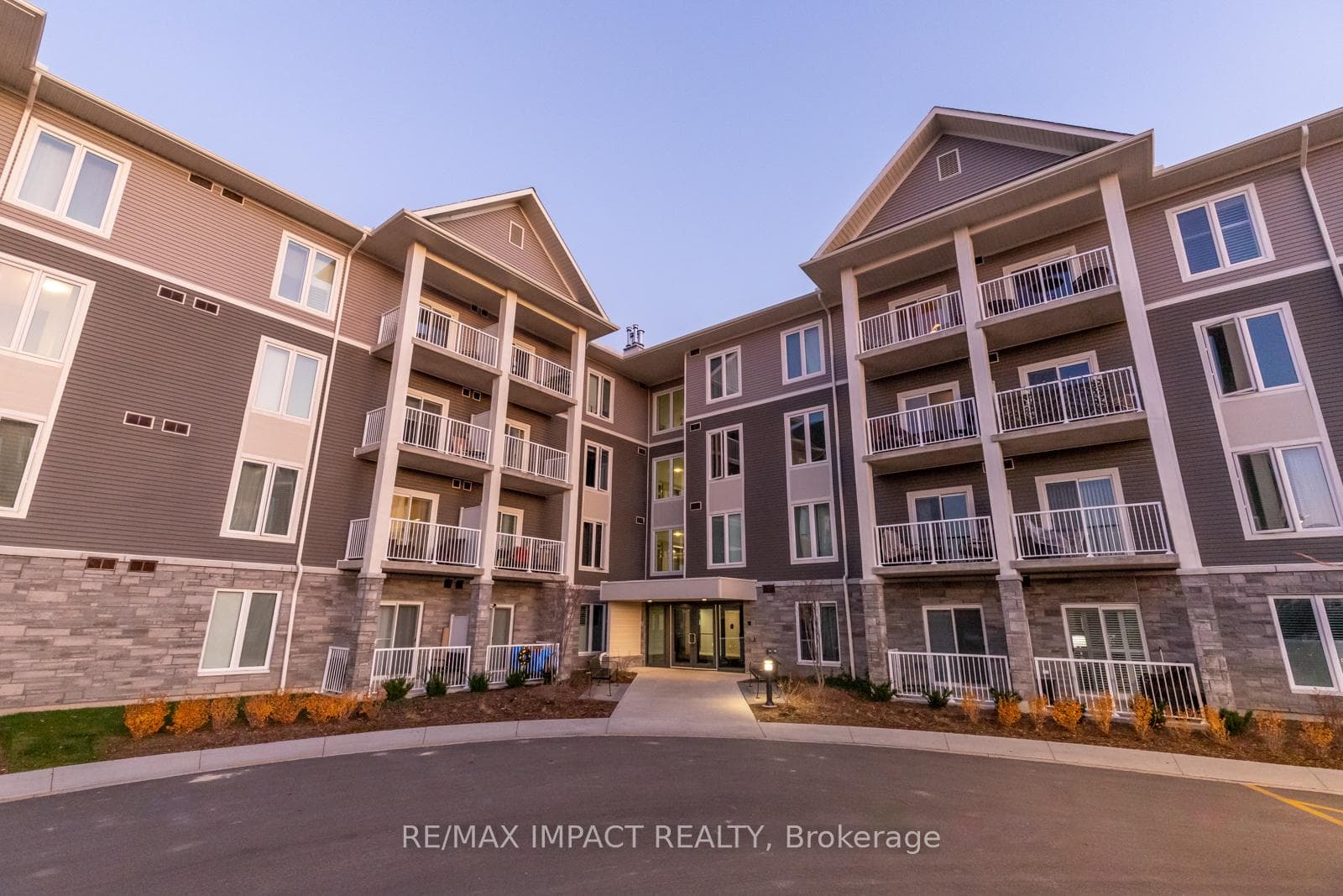 290 Liberty Street Unit 209, Clarington, ON L1C 3K6 - Photo 1