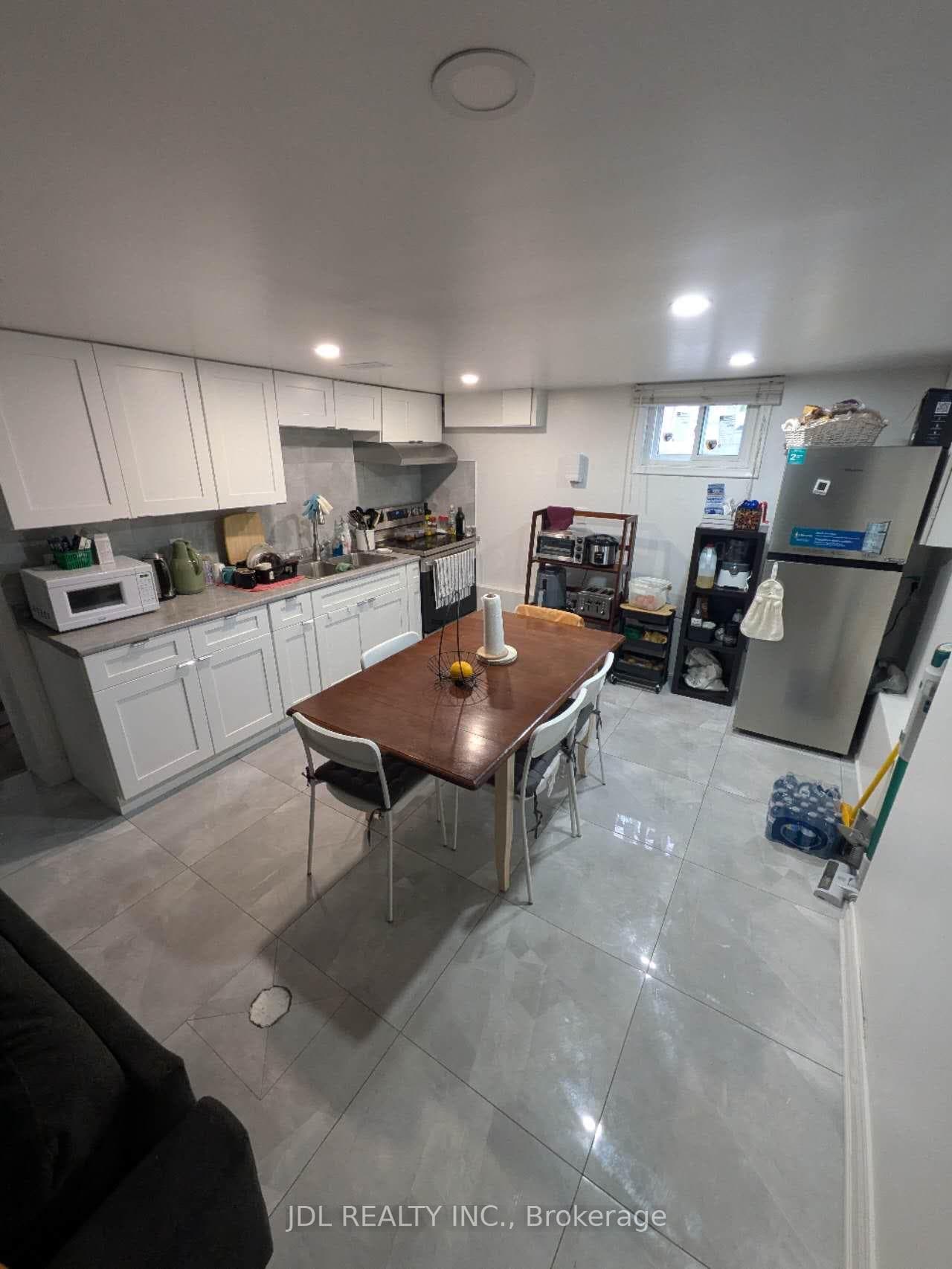 345 Centre Street Unit Basement, Richmond Hill, ON L4C 1B3 - Photo 1