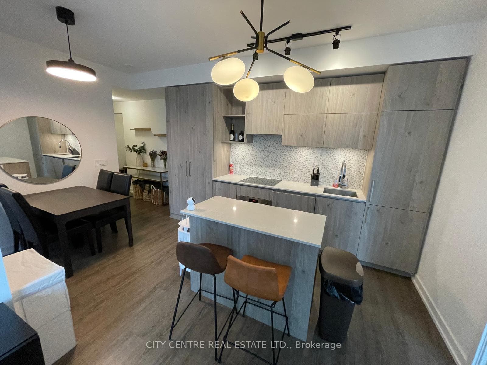 1 Yorkville Avenue Unit 1602, Annex / Yorkville / Summerhill, ON M4W 0B1 - Photo 1