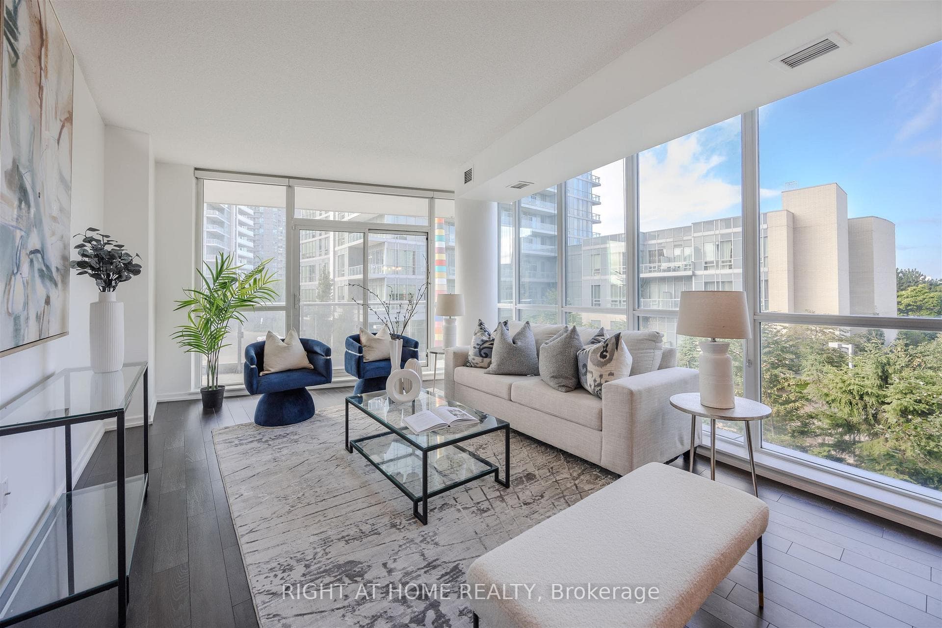 70 Forest Manor Road Unit 206, Hillcrest Village / Bayview Village, ON M2J 0A9 - Photo 1