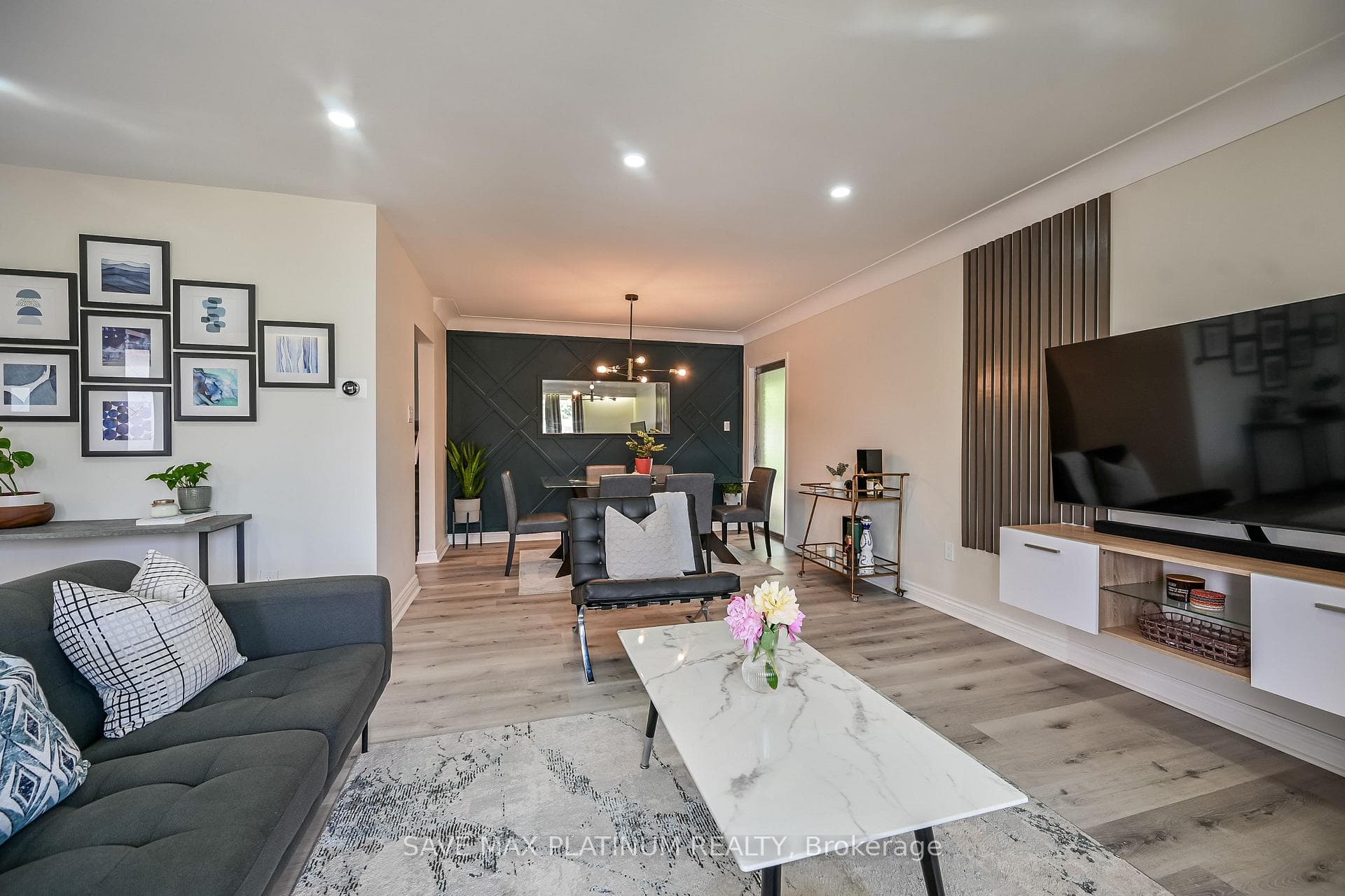 18 Gardenia Court, Hamilton, ON L8K 3X6 - Photo 1