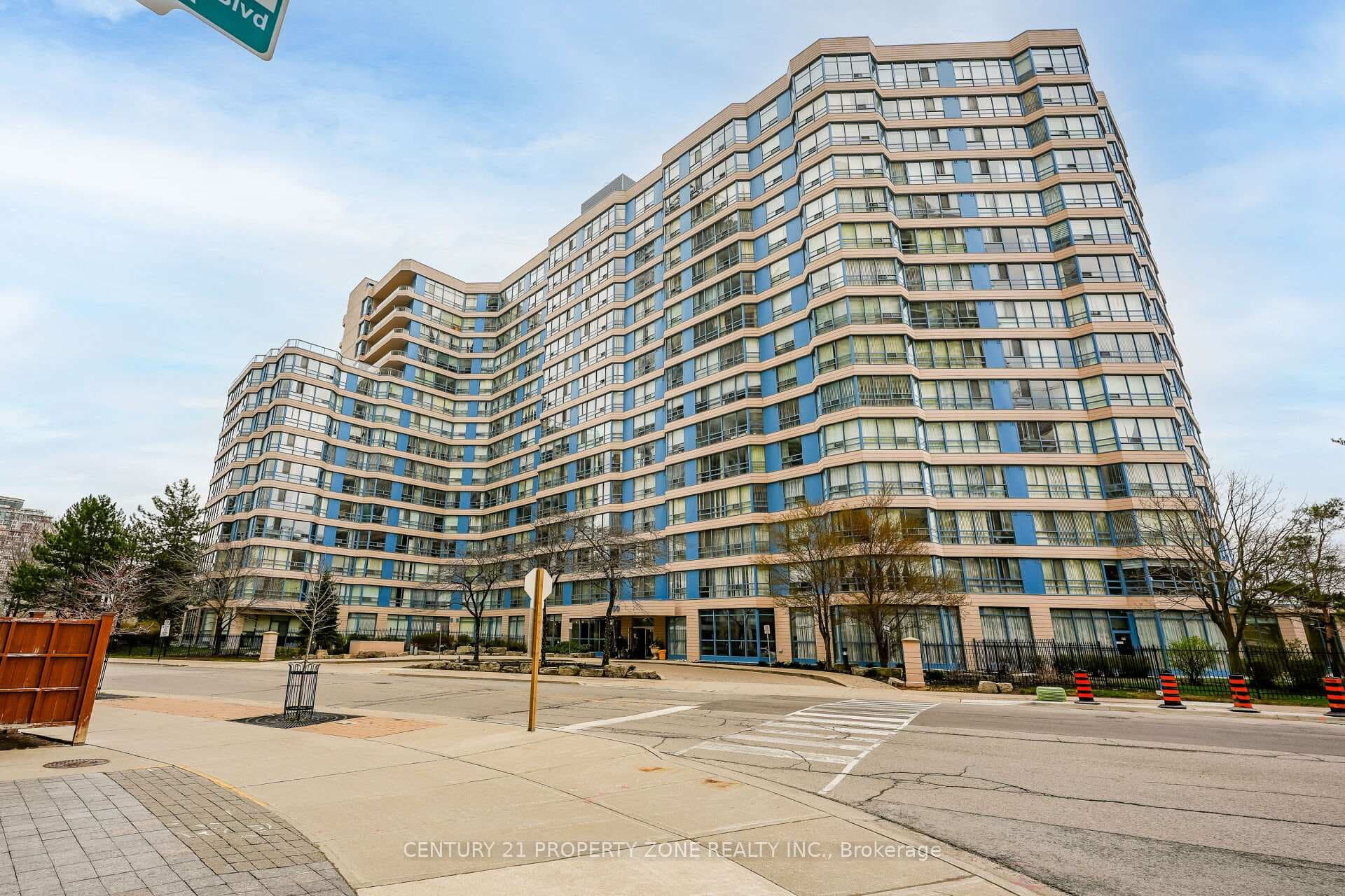 250 Webb Drive Unit 318, Mississauga, ON L5B 3Z4 - Photo 1