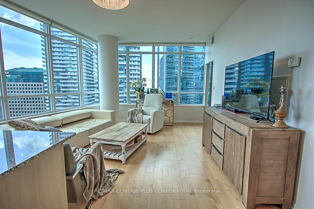 65 Bremner Boulevard Unit 2710, Toronto C01