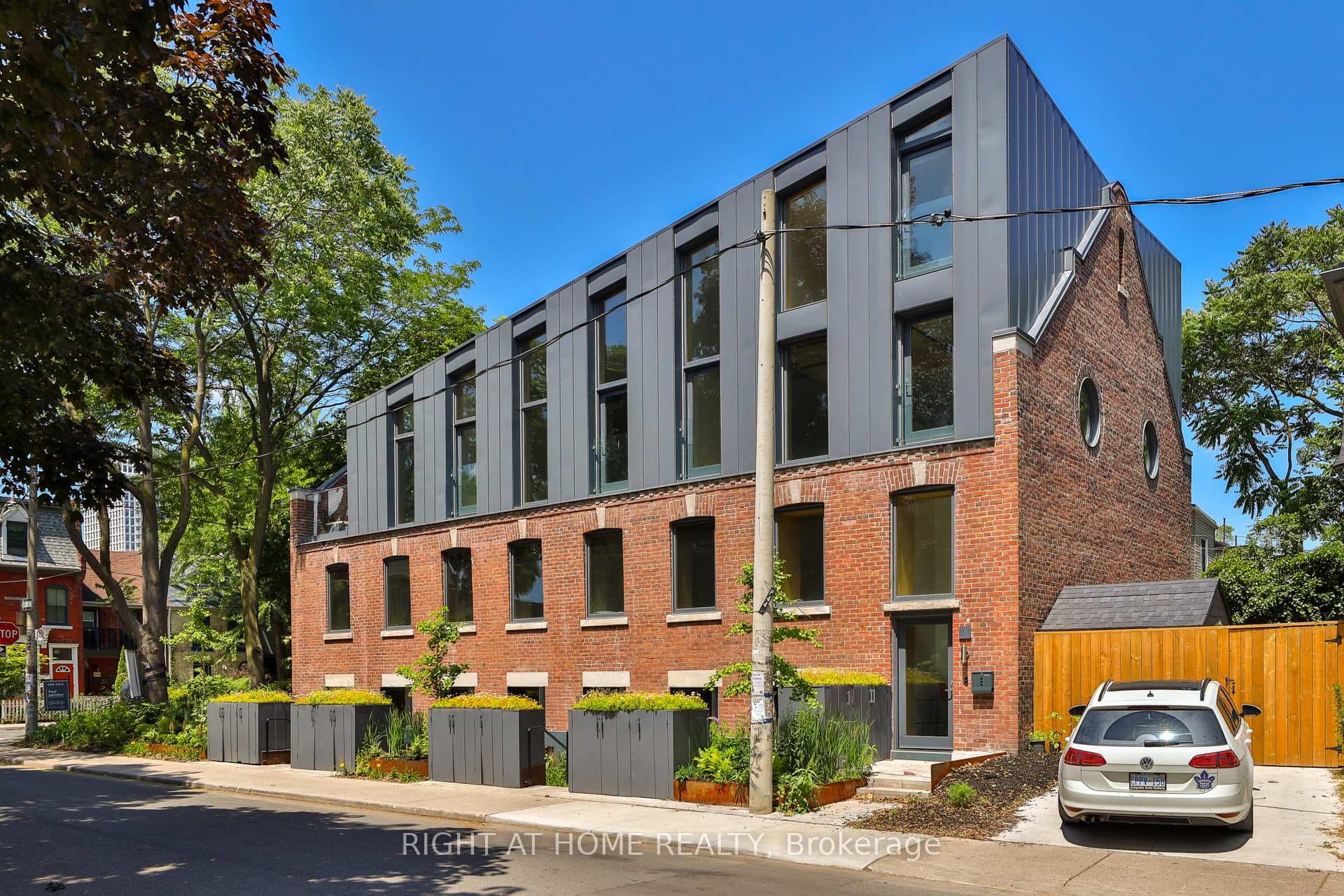 225 Brunswick Avenue Unit Garden Home 6, Downtown Toronto / Waterfront, ON M5S 2M4 - Photo 1