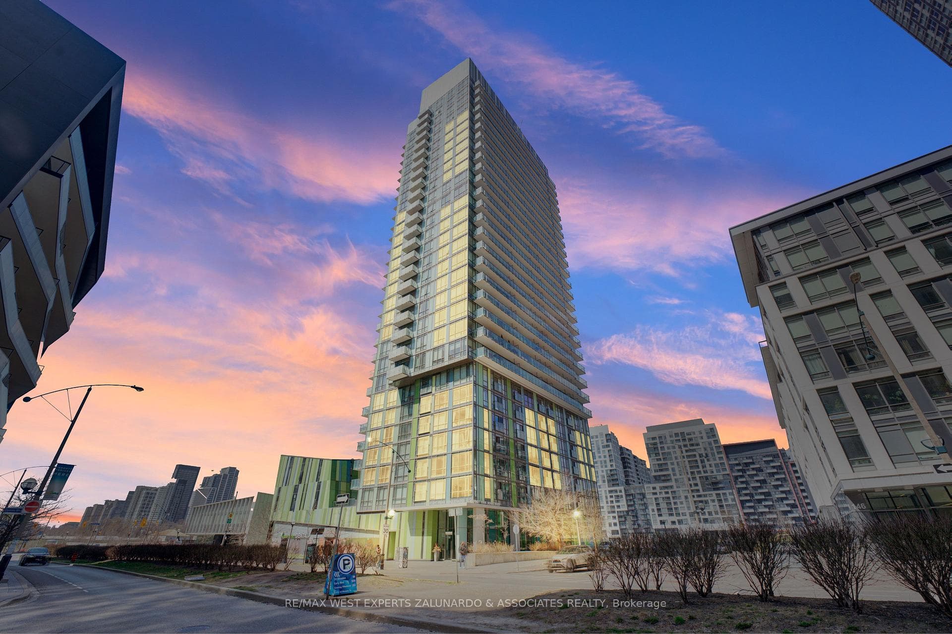 170 Fort York Boulevard Unit 404, Downtown Toronto / Waterfront, ON M5V 0E6 - Photo 1