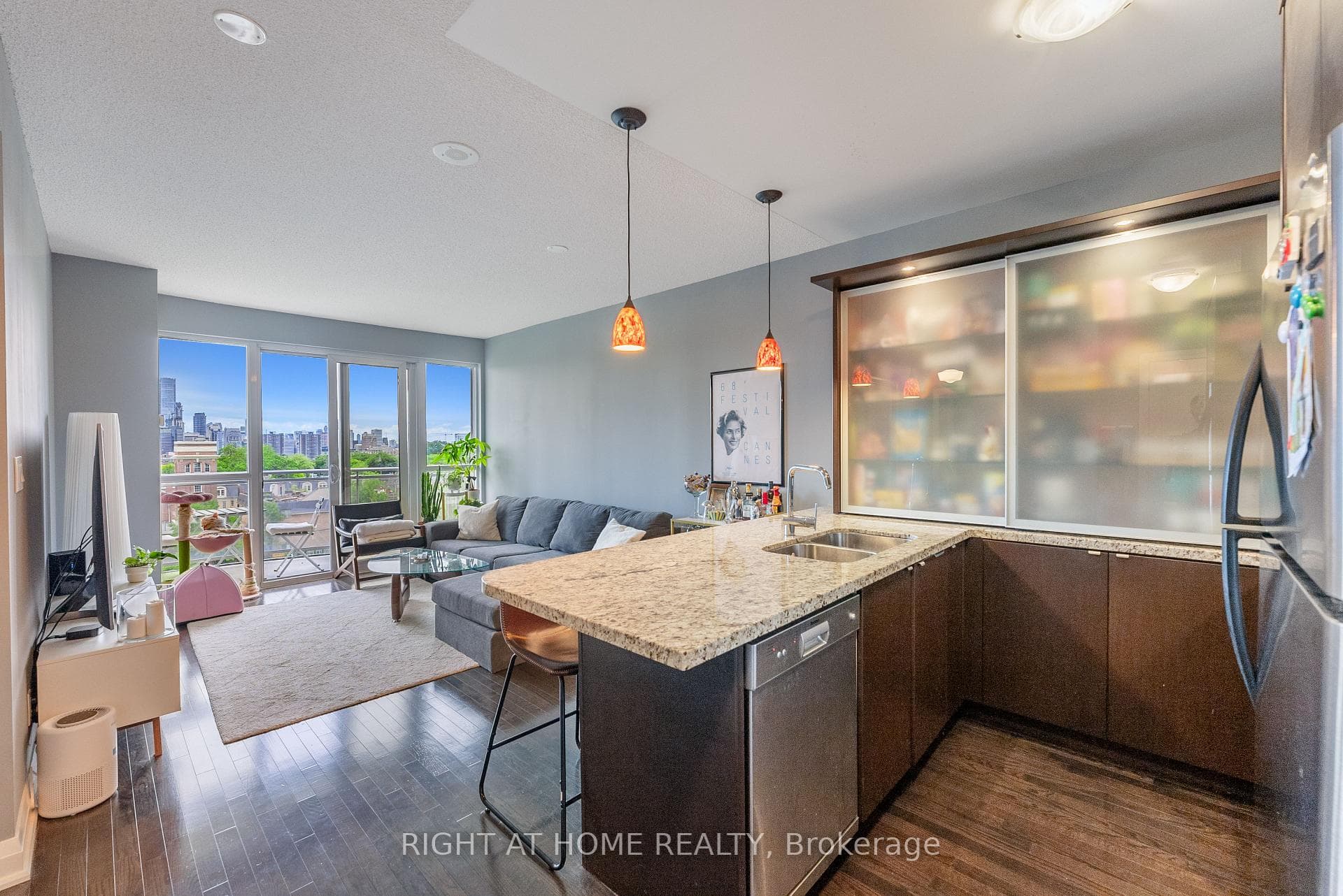 1430 Yonge Street Unit 704, Annex / Yorkville / Summerhill, ON M4T 1Y6 - Photo 1