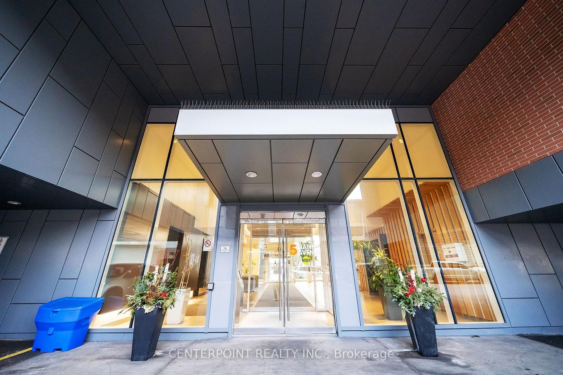 5 Hanna Avenue Unit 448, Downtown Toronto / Waterfront, ON M6K 0B3 - Photo 1