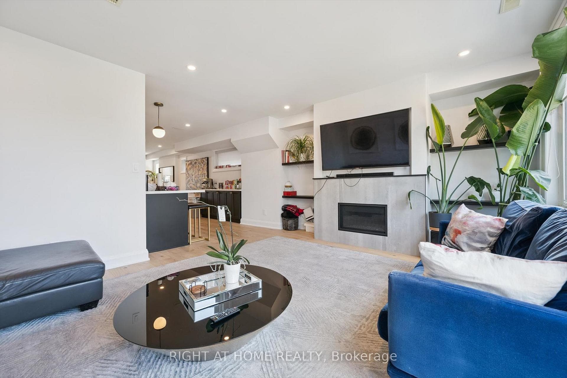 814 Coxwell Avenue, Danforth / East York, ON M4C 3E6 - Photo 1