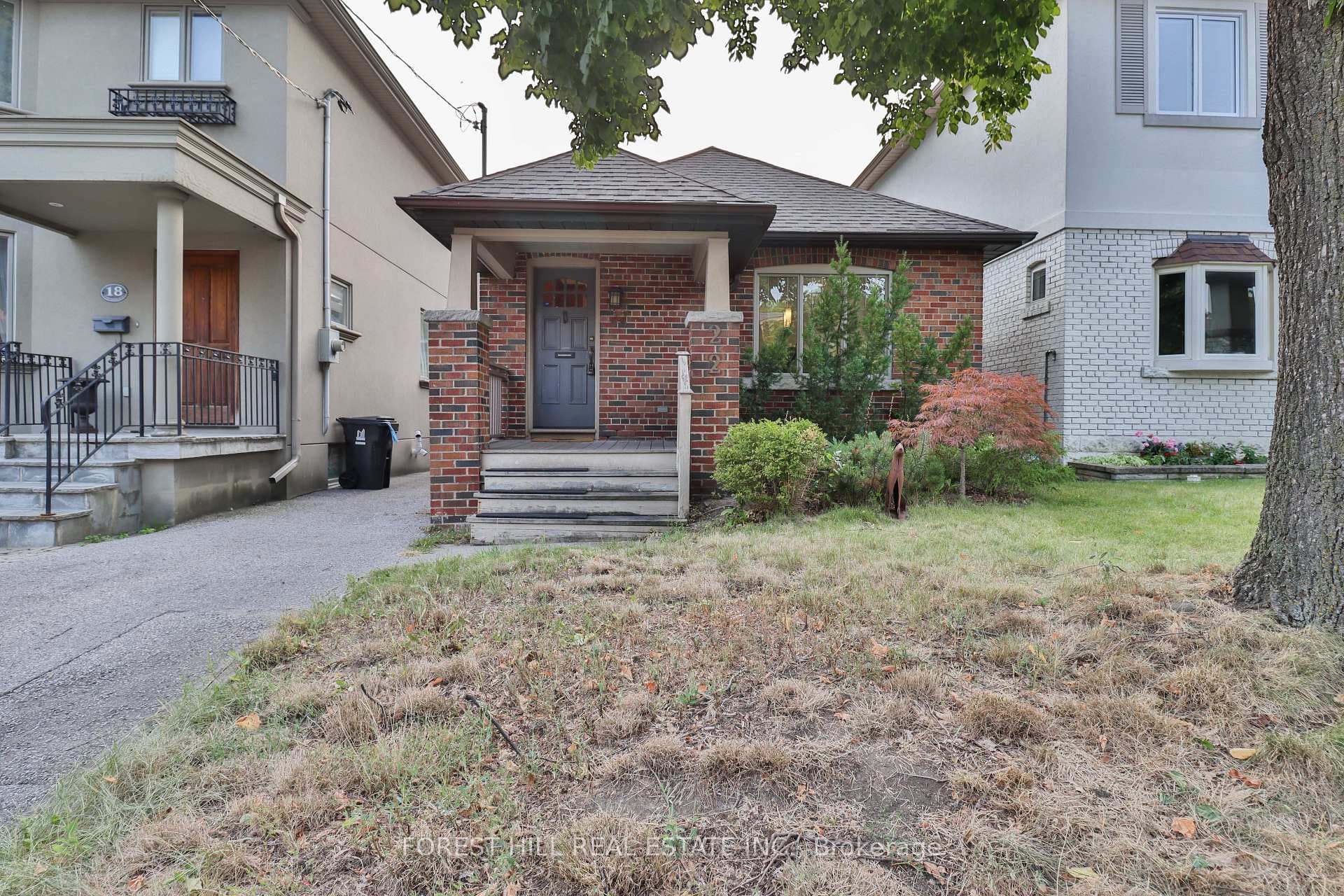 22 Whitewood Road, Leaside / Davisville, ON M4S 2X7 - Photo 1
